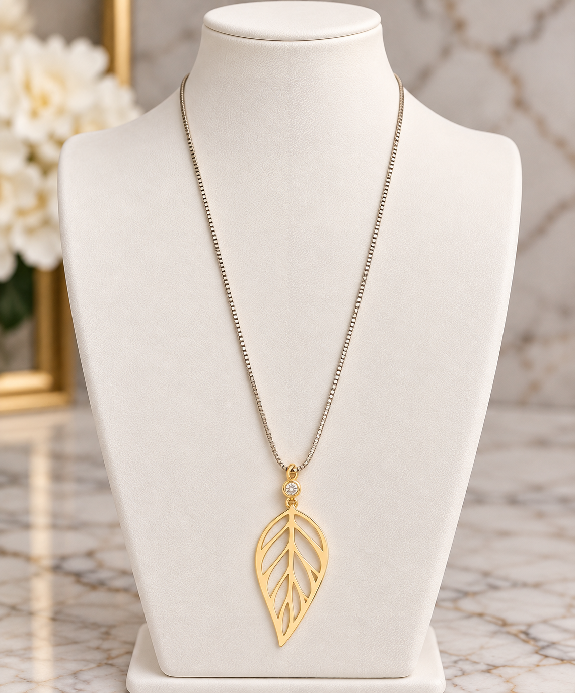 Gloria leaf chain necklace