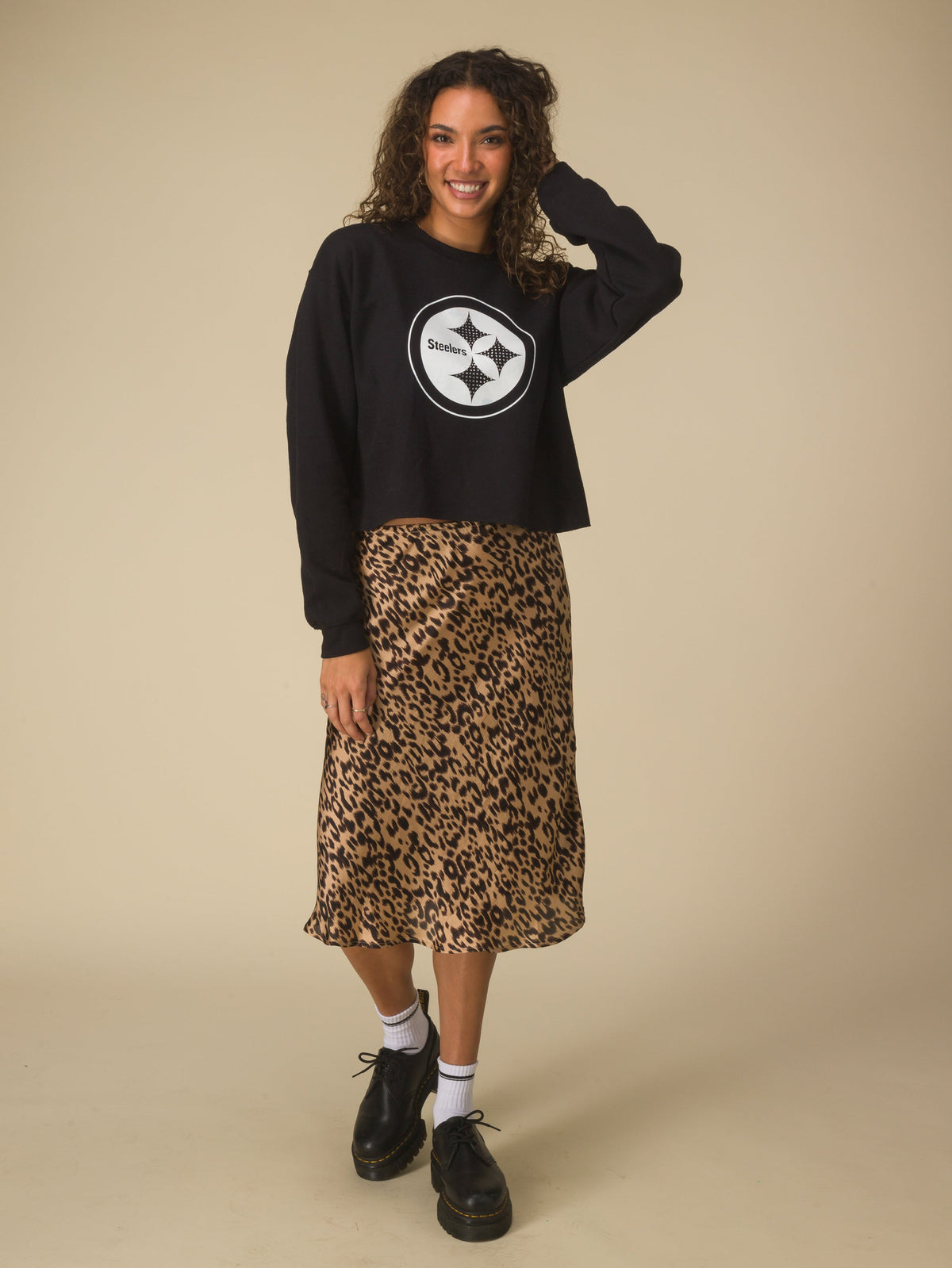Steelers Bling Crop Fleece on model