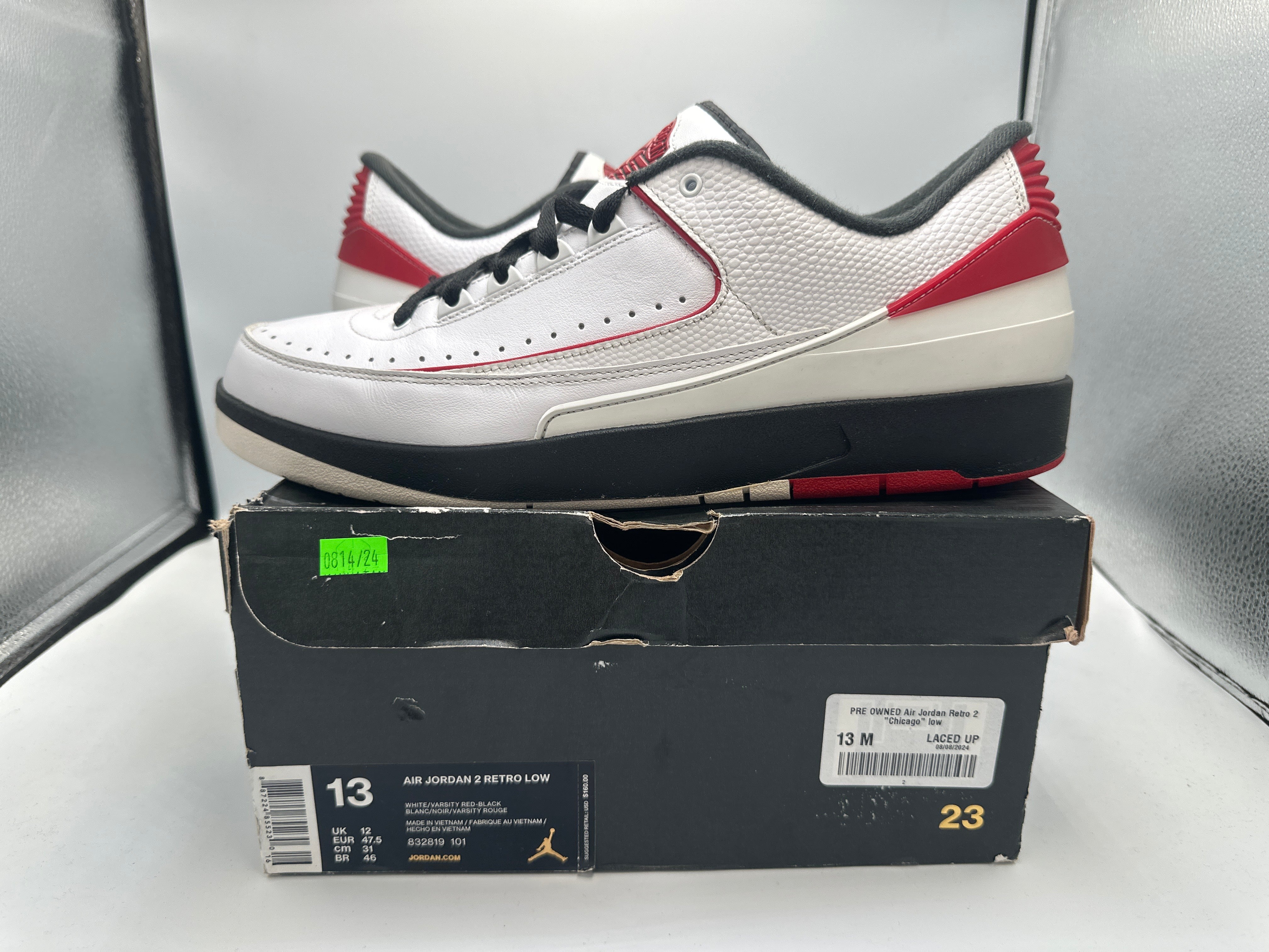 PRE OWNED Air Jordan Retro 2 "Chicago" low