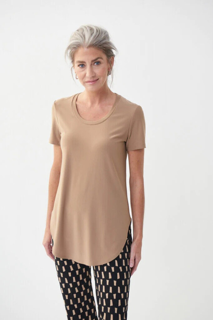 Rounded Hem Short Sleeve Top
