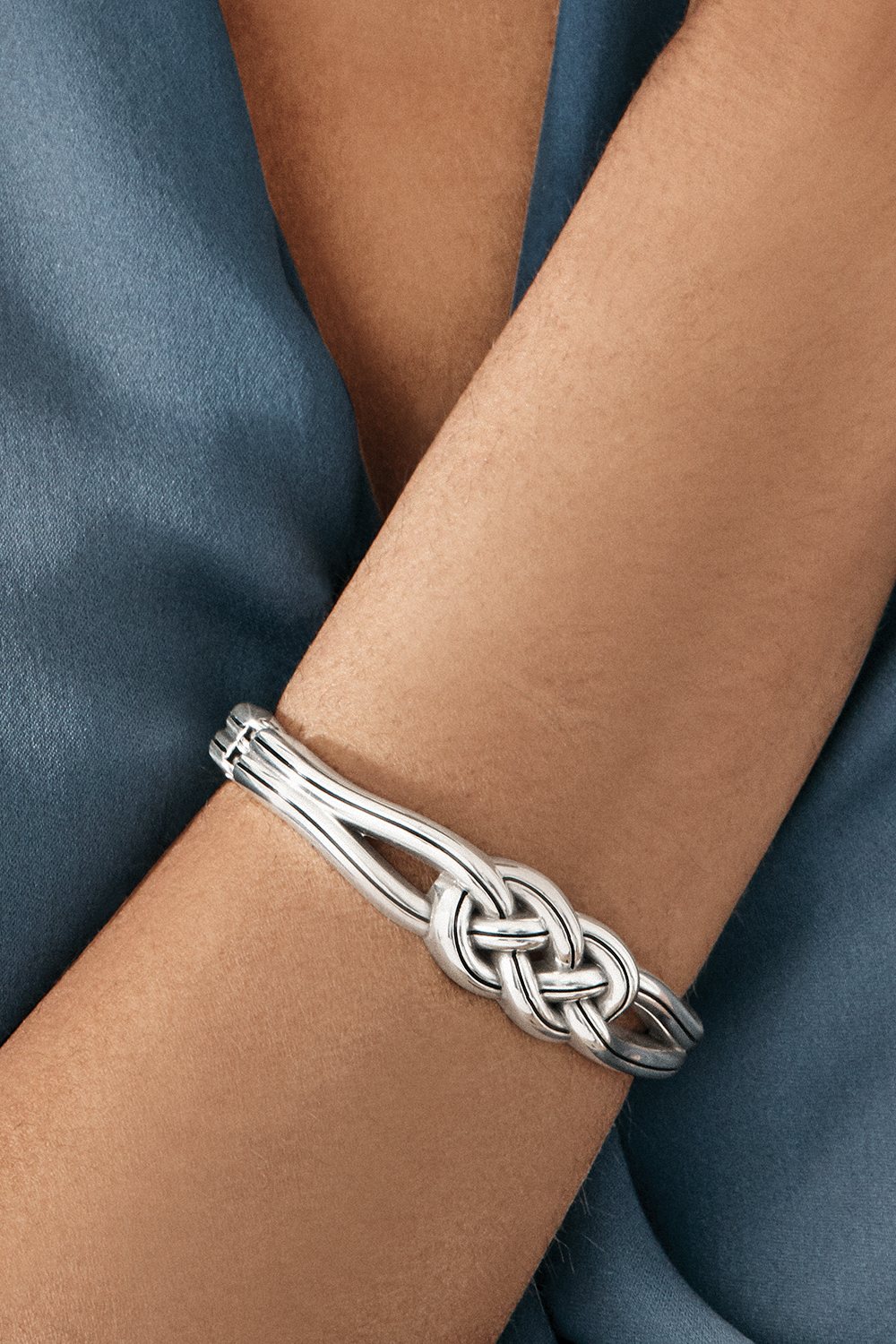 Interlok Hinged Bangle