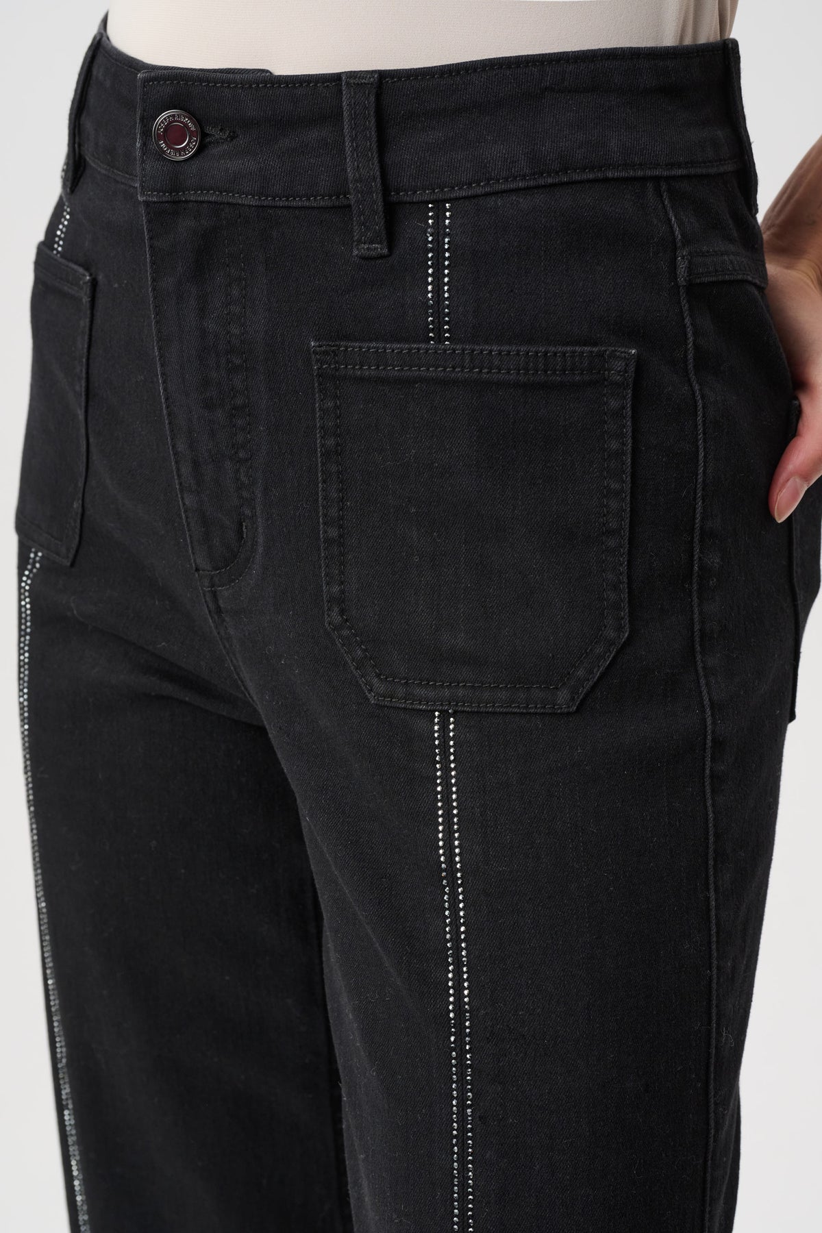Culotte Jeans With Embellished Front Seam Style