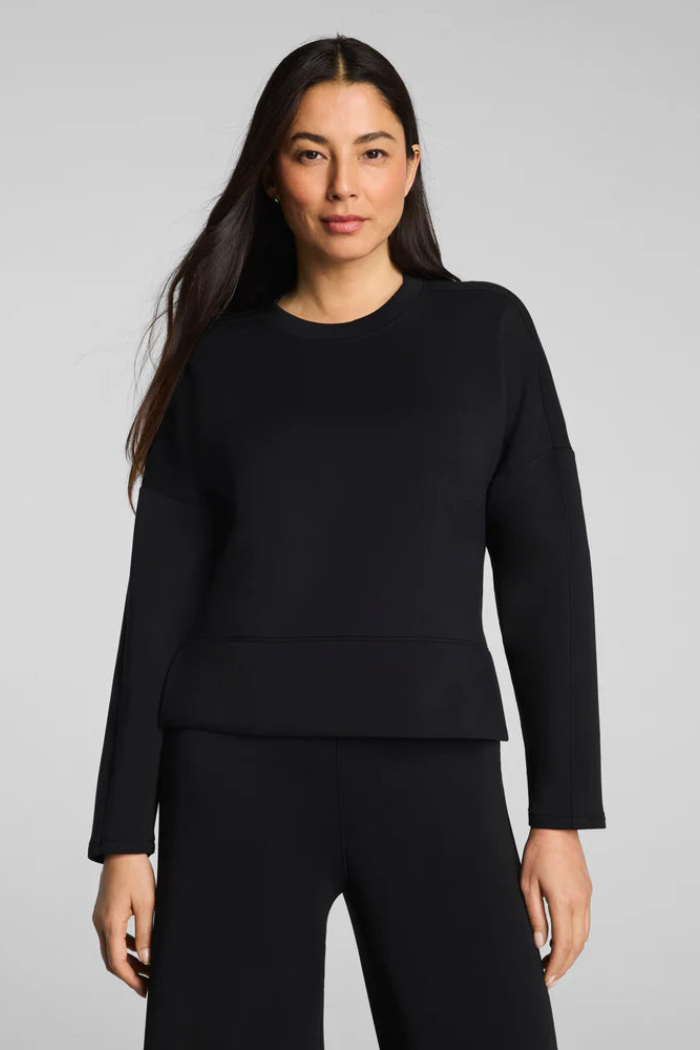 Air Essential Crew Neck Long Sleeve Top