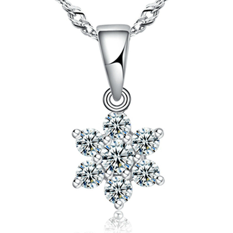 Women's Fashion Personality Snowflake Short Chain Literary Pendants