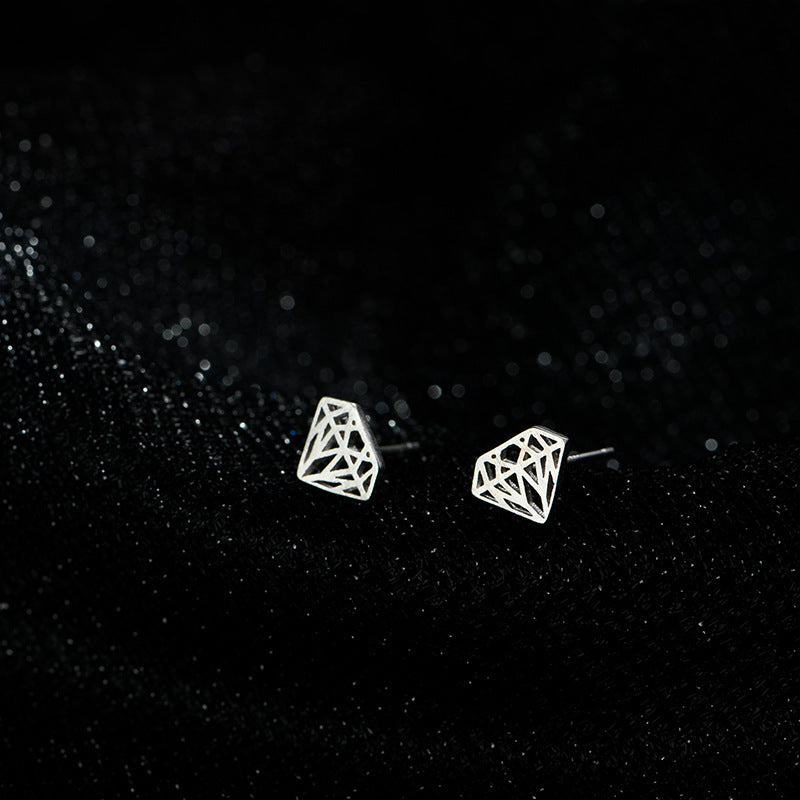 Women's Simple Sweet Cutout Ear Affordable Luxury Fashion Style Korean Niche Stud Earrings