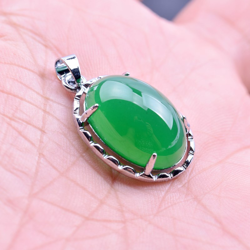 Ethnic Red Green Water Drop Chalcedony Surrounding Diamond Pendant