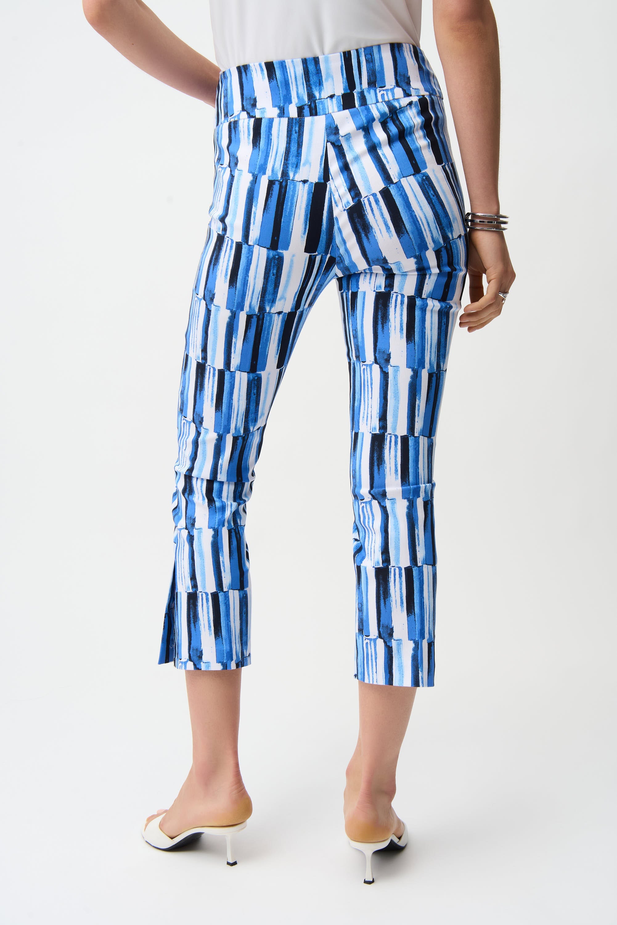 Joseph Ribkoff Abstract Print Crop Pull-On Pants Style 261223