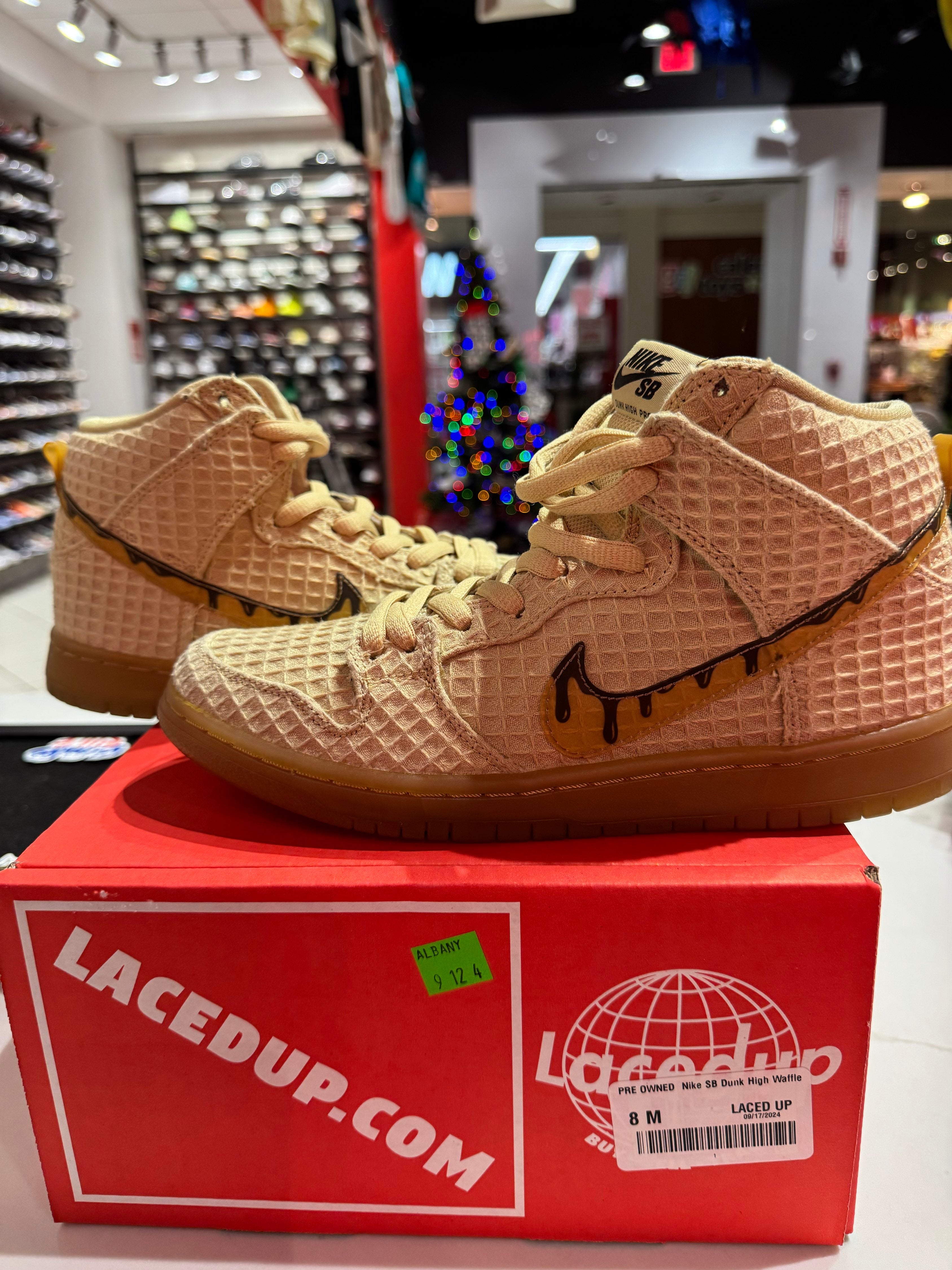 PRE OWNED Nike SB Dunk High Waffle