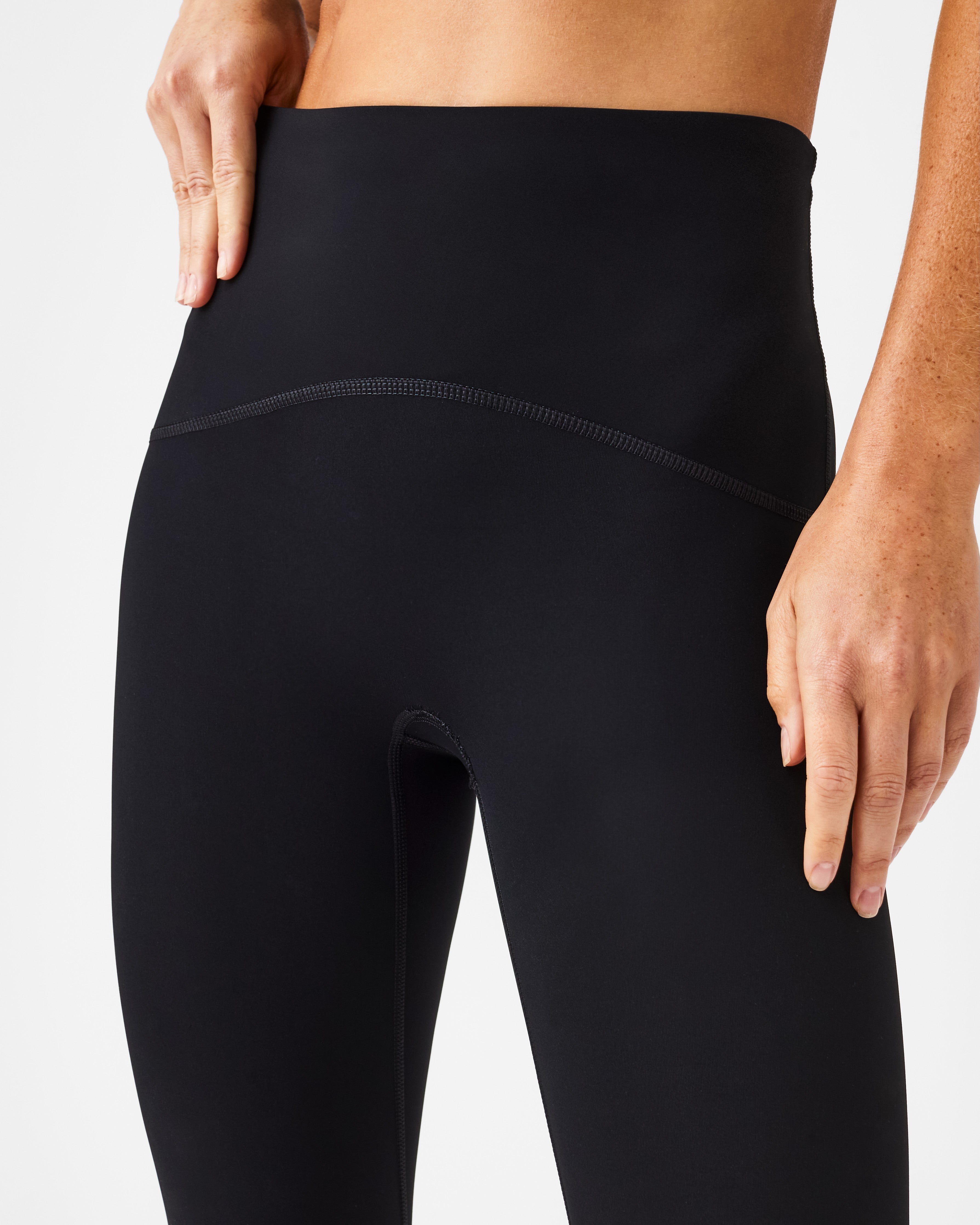SPANXshape™ Booty Boost® 7/8 Leggings | Very Black