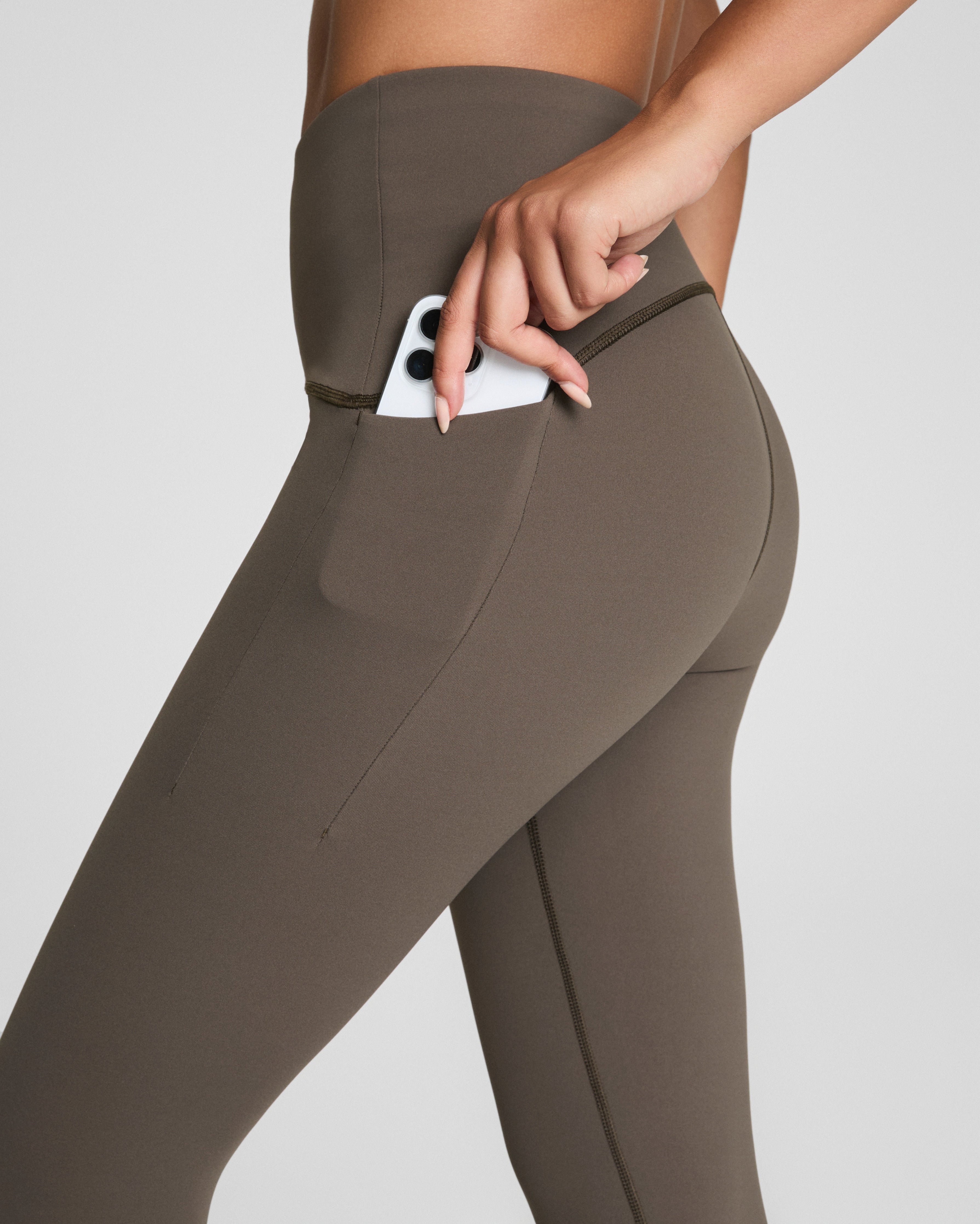SPANXshape™ Booty Boost® Side Pocket Leggings