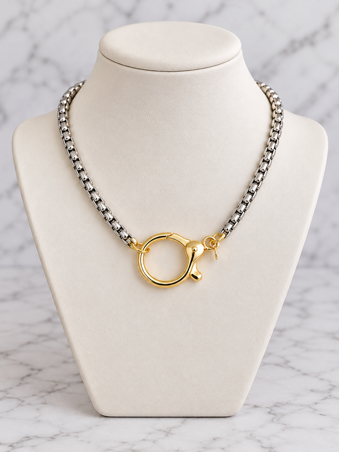Aliza clasp chain necklace