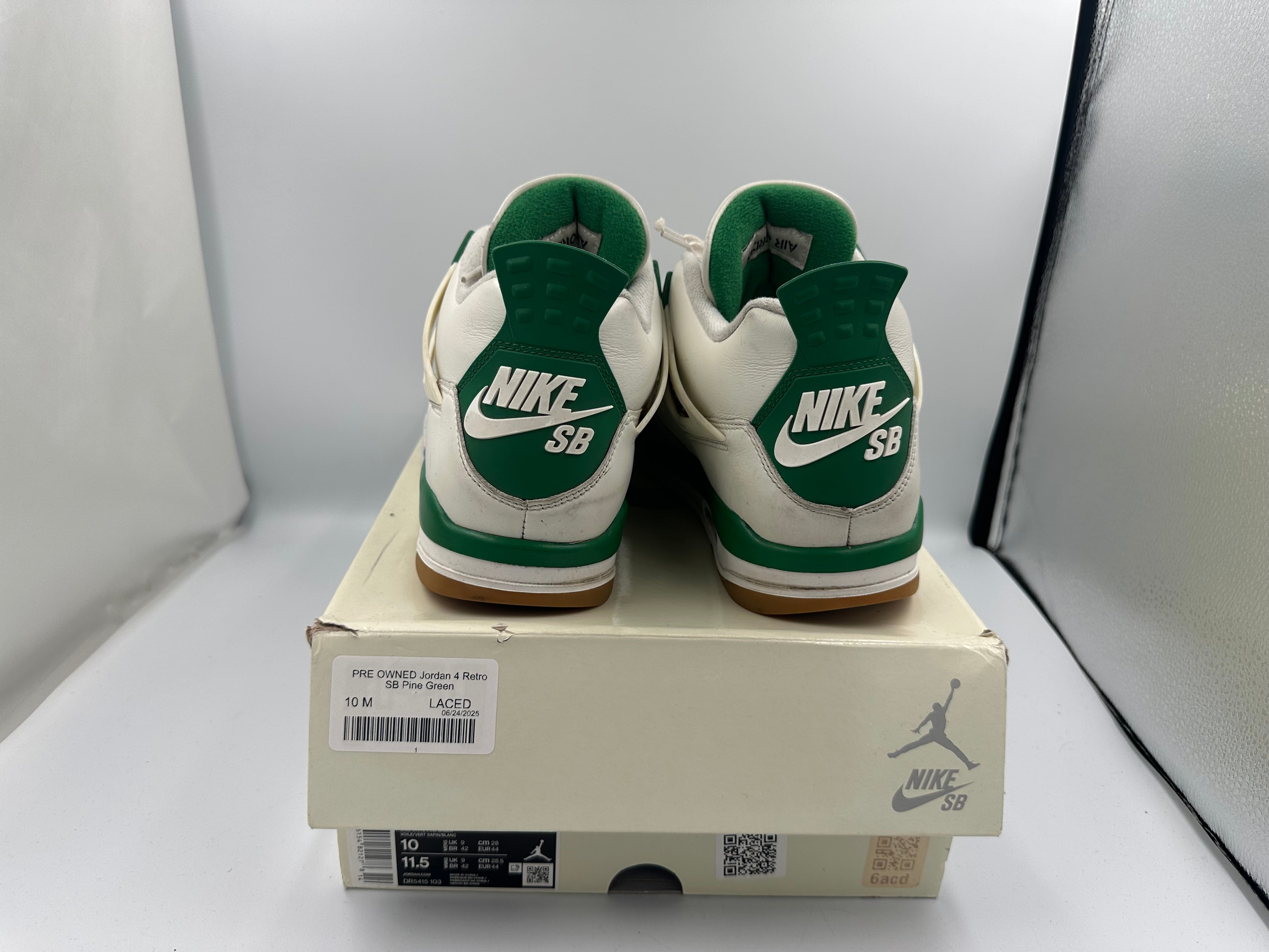 PRE OWNED Jordan 4 Retro SB Pine Green
