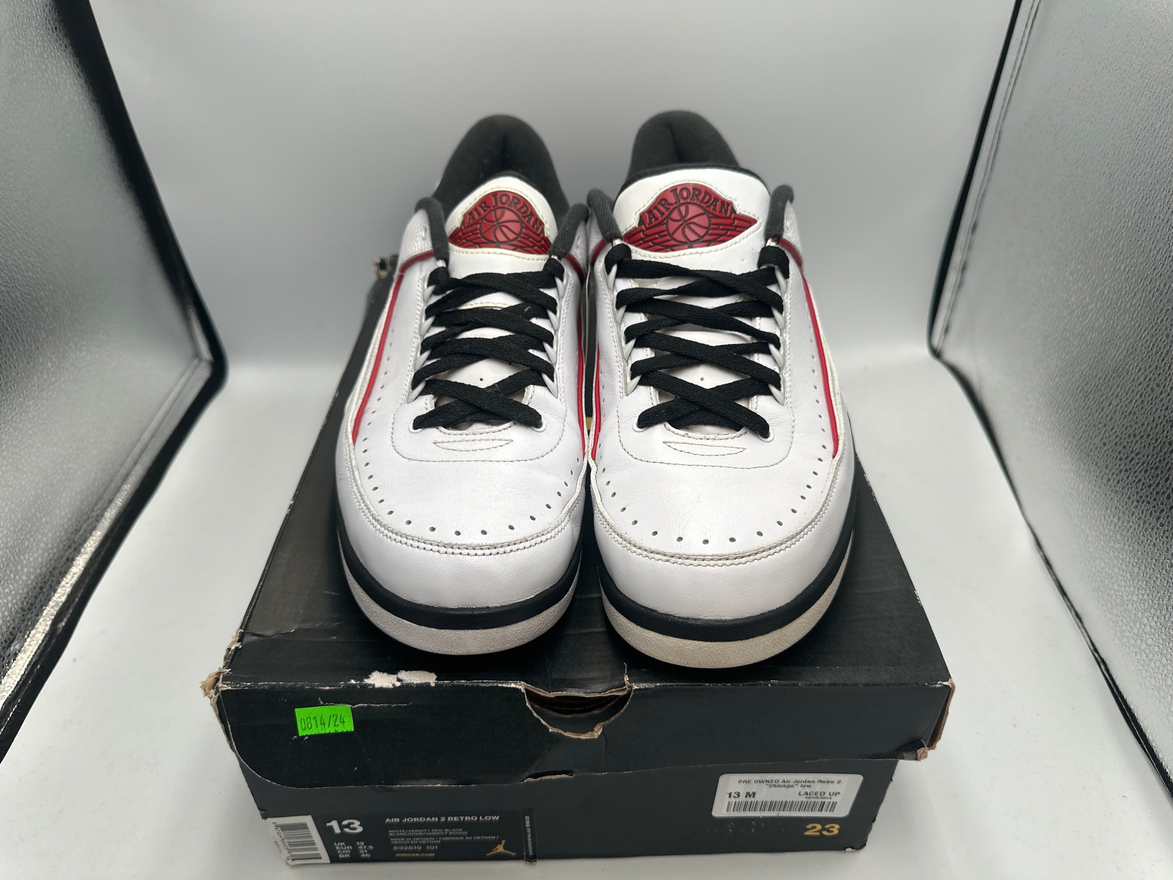 PRE OWNED Air Jordan Retro 2 "Chicago" low