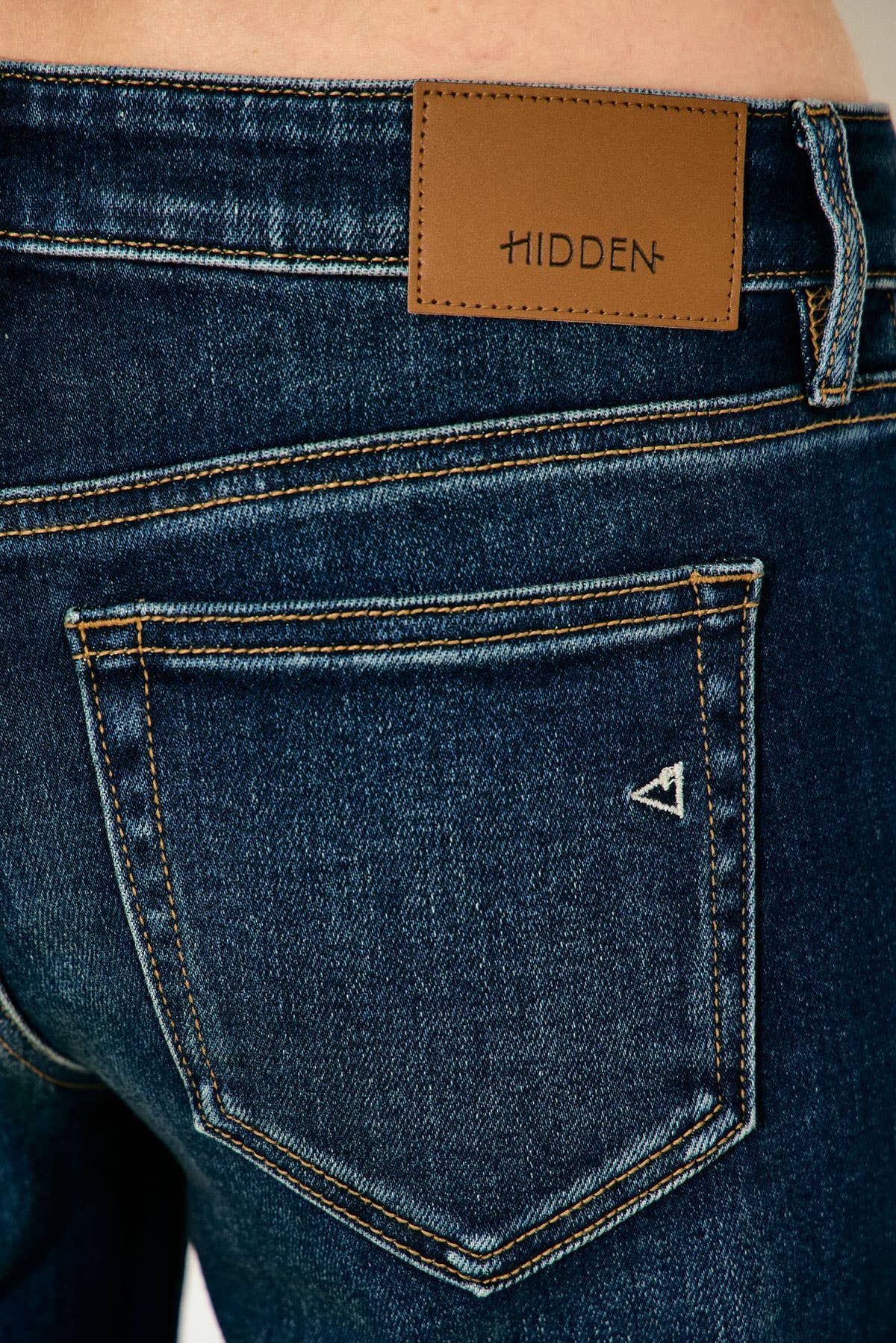 Hidden Jeans Happi Low Rise Comfort Flare in Dark