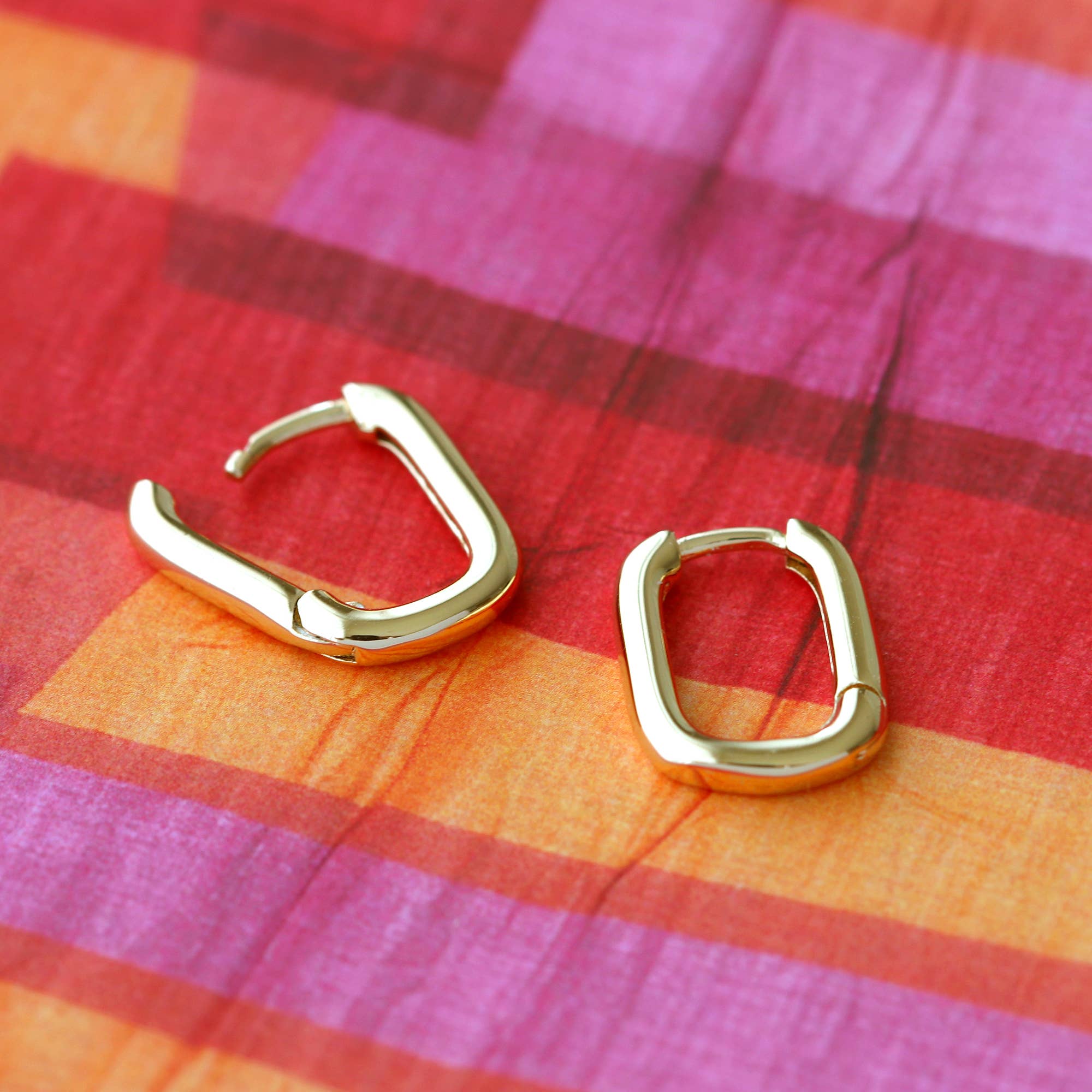 Kris Nations - Oval Huggie Hoop Earrings 18K Gold Vermeil Hinge Closure Nickel Free Hypoallergenic Ships from CA