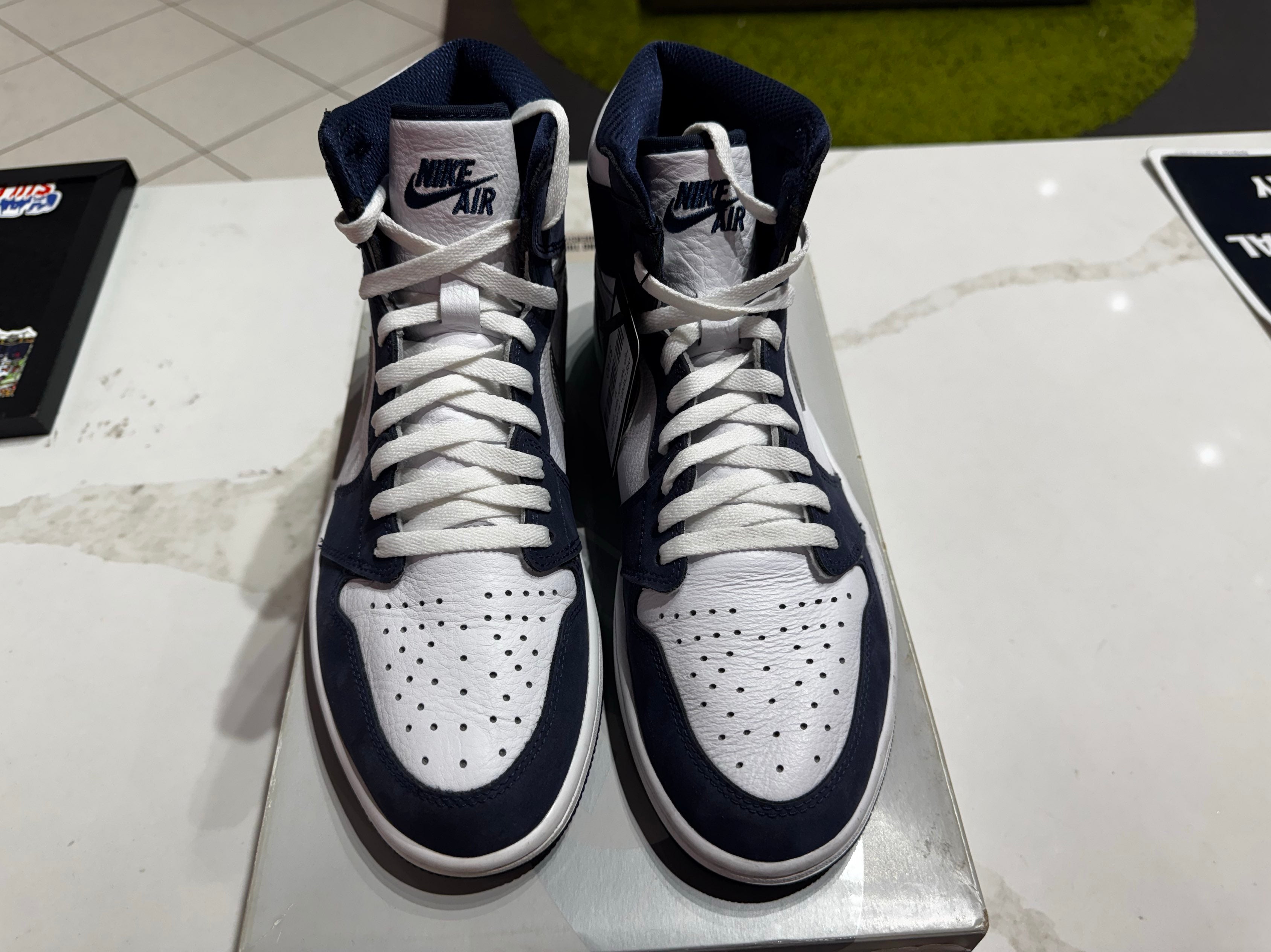 PRE OWNED Air Jordan Retro 1 High "Midnight Navy" (2020)