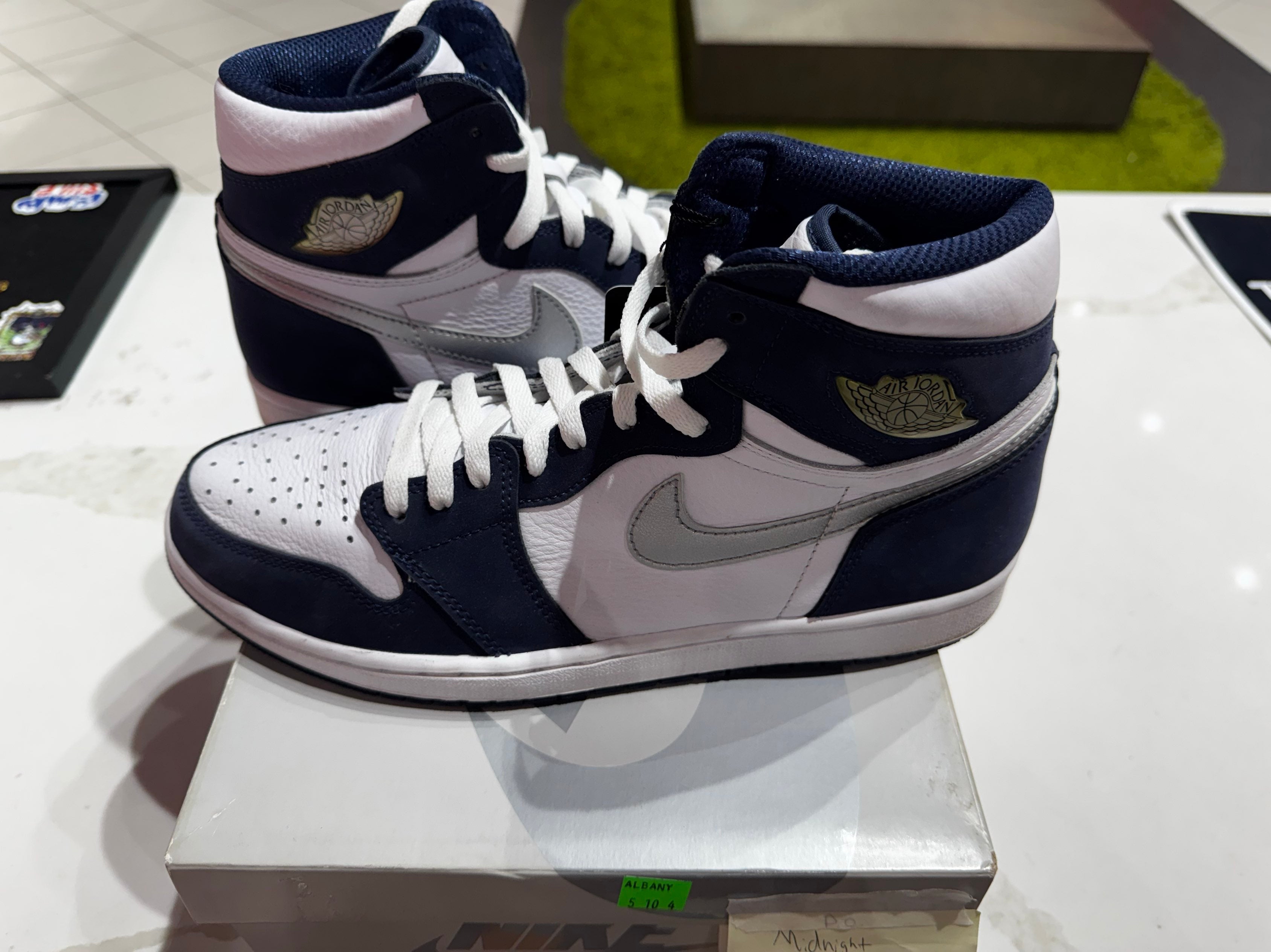 PRE OWNED Air Jordan Retro 1 High "Midnight Navy" (2020)
