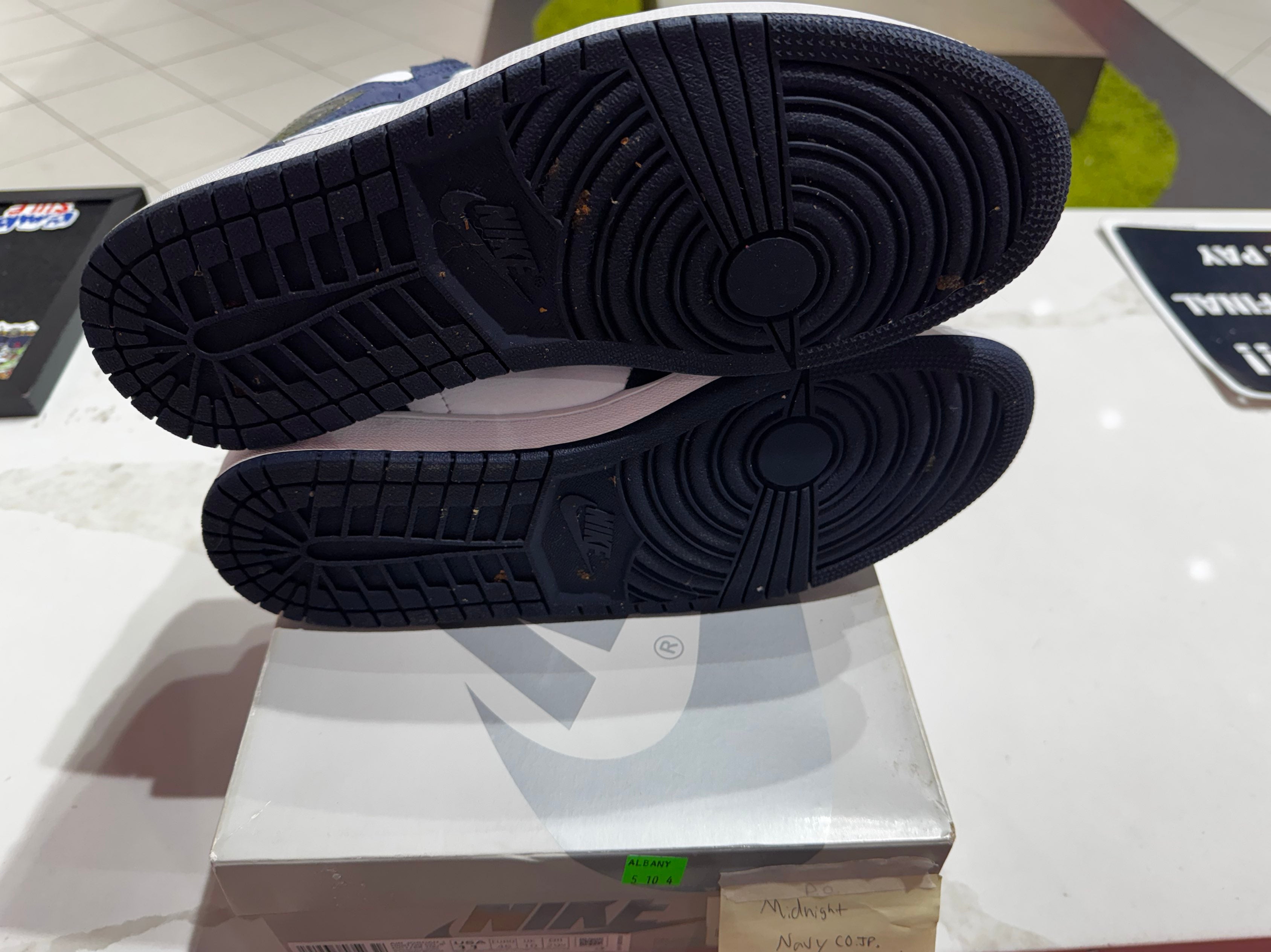 PRE OWNED Air Jordan Retro 1 High "Midnight Navy" (2020)