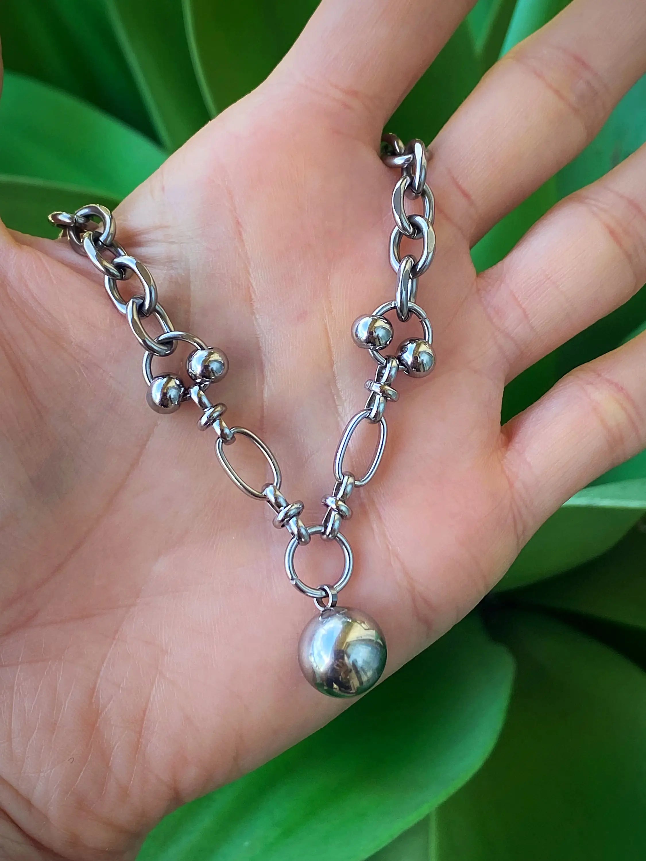 LOBERO CHARM CHOKER