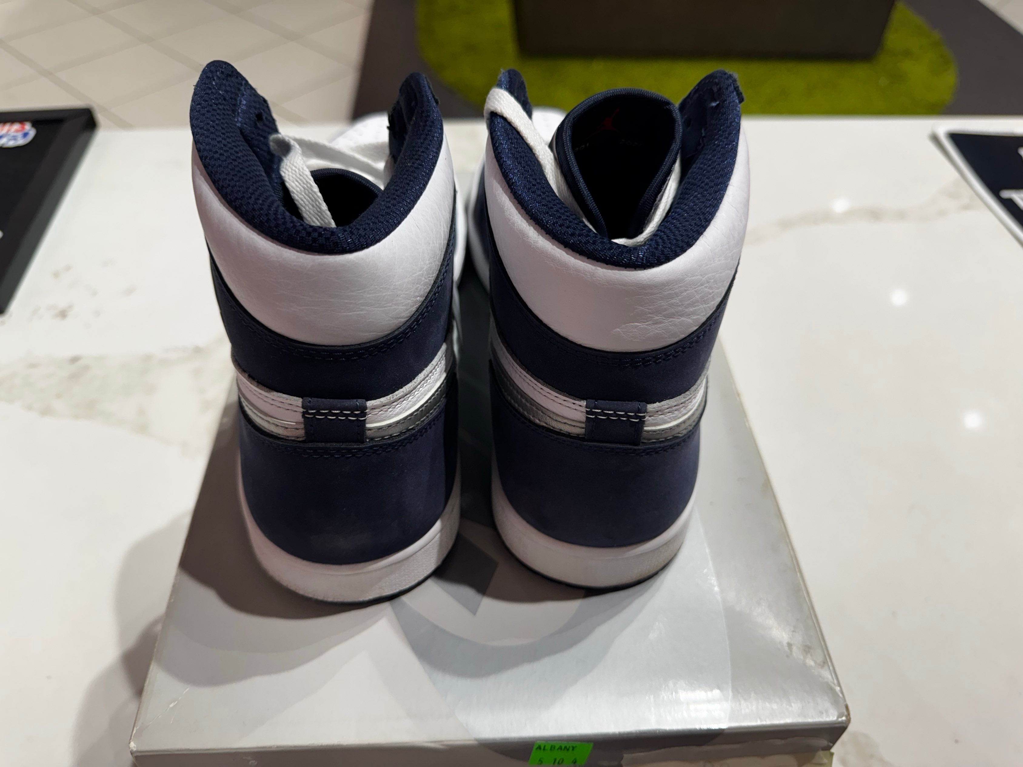 PRE OWNED Air Jordan Retro 1 High "Midnight Navy" (2020)