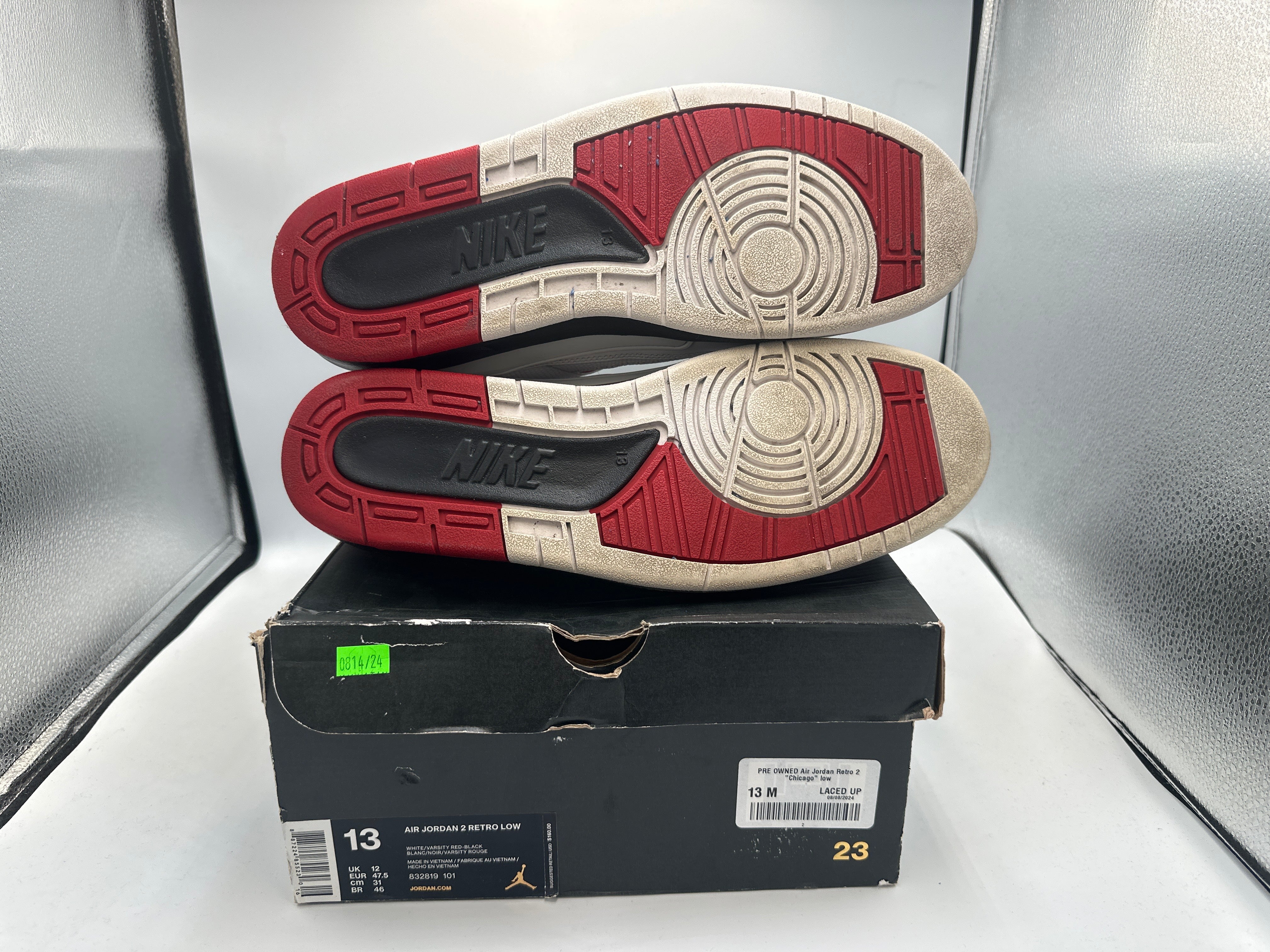 PRE OWNED Air Jordan Retro 2 "Chicago" low