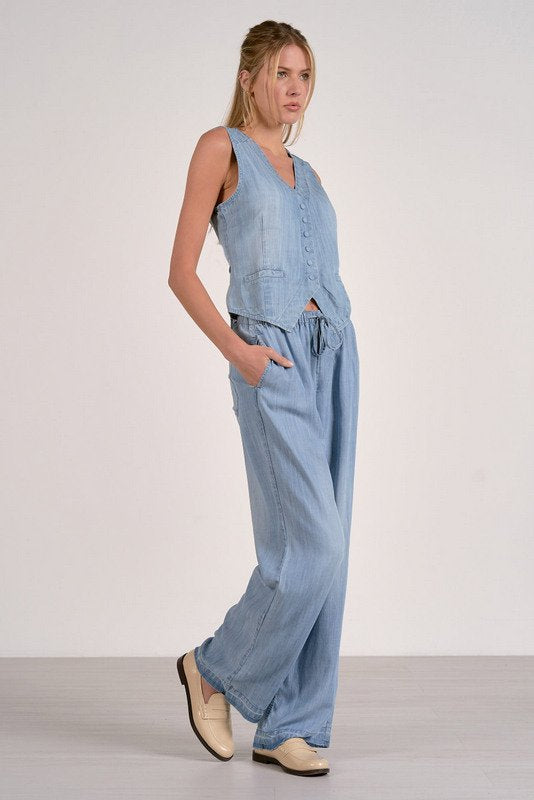 Dina Vest