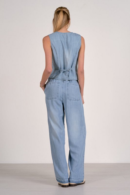 Dina Vest