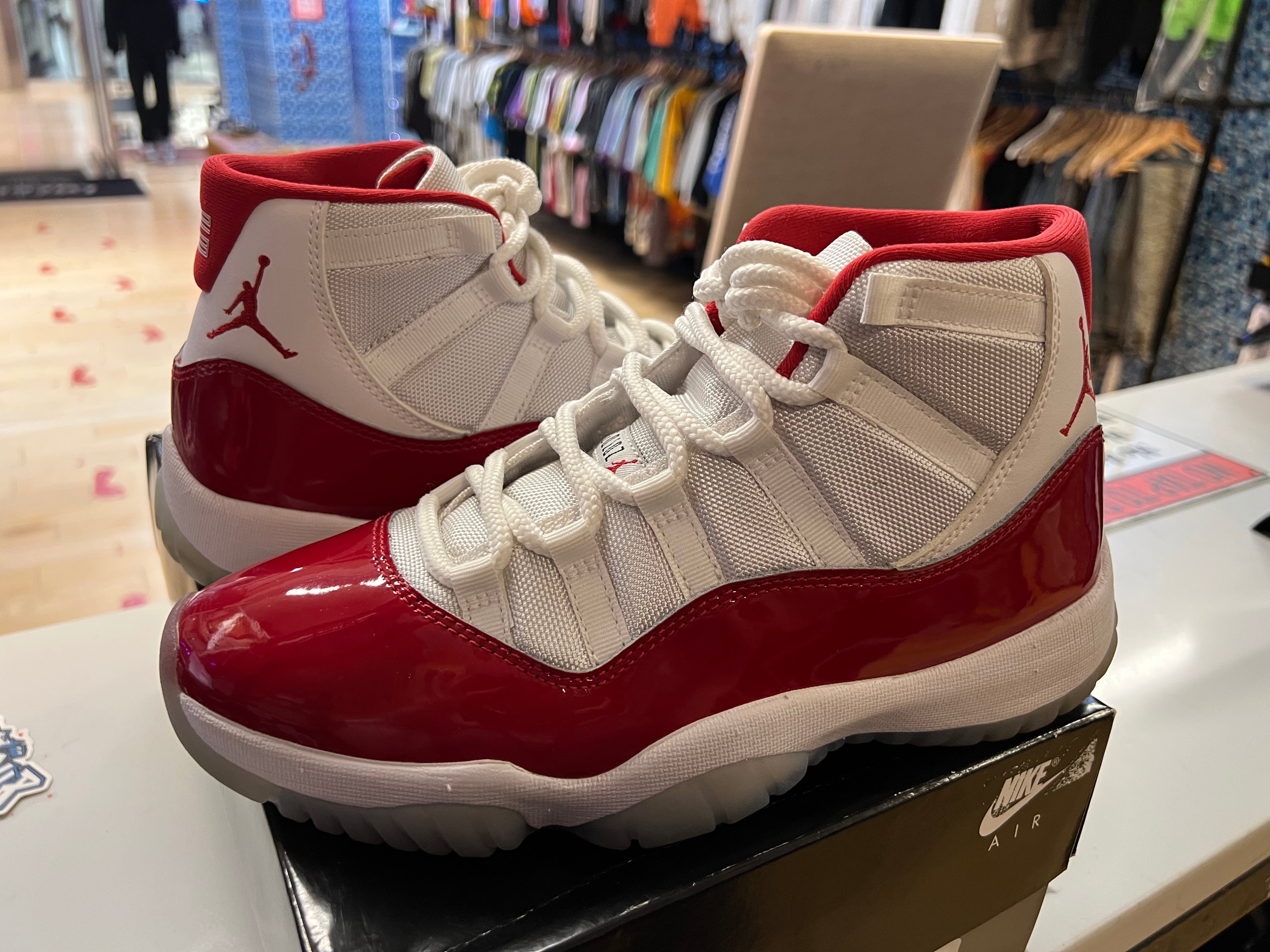 PRE OWNED Jordan 11 Retro Cherry (2022)