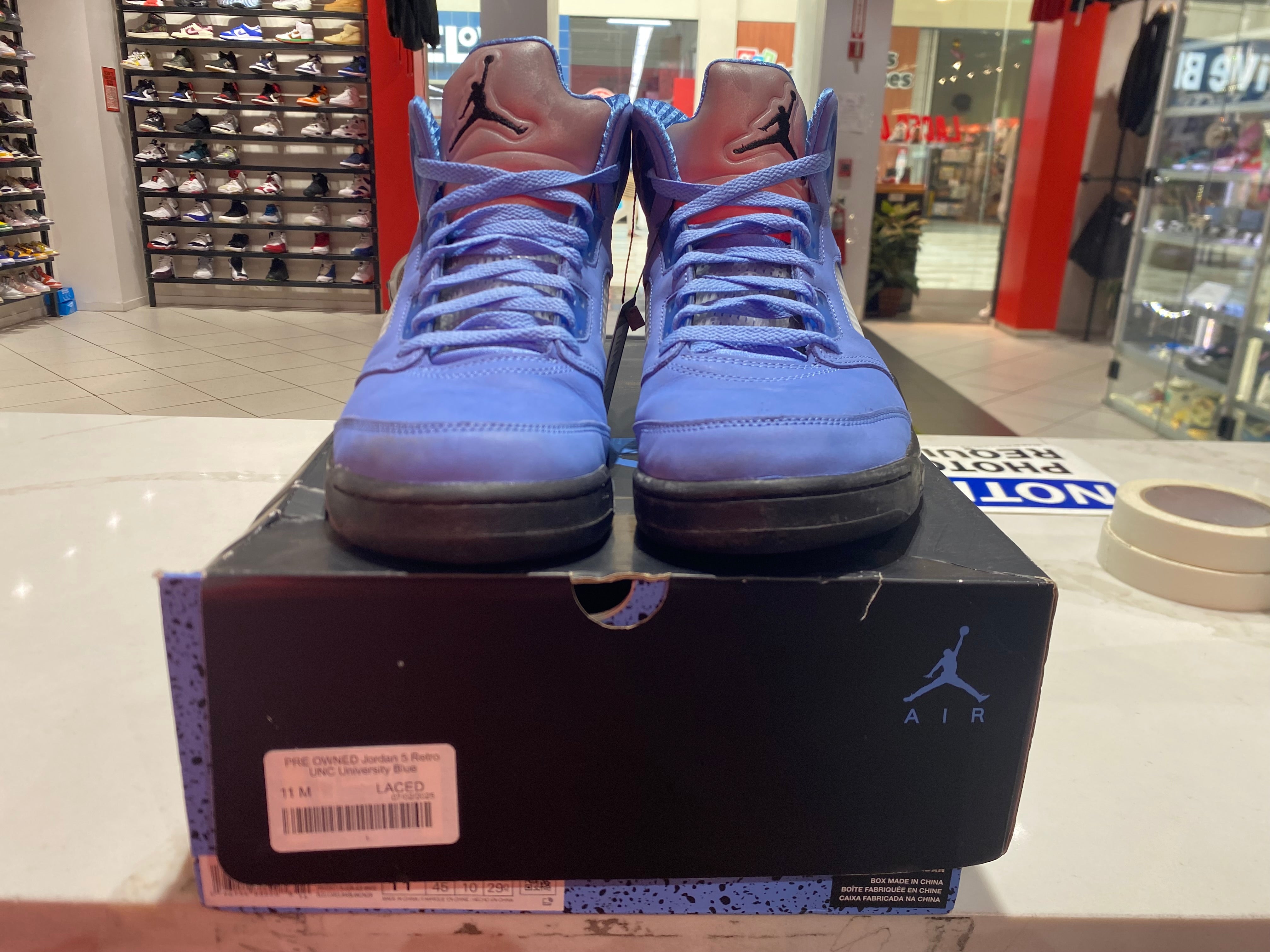 PRE OWNED Jordan 5 Retro UNC University Blue