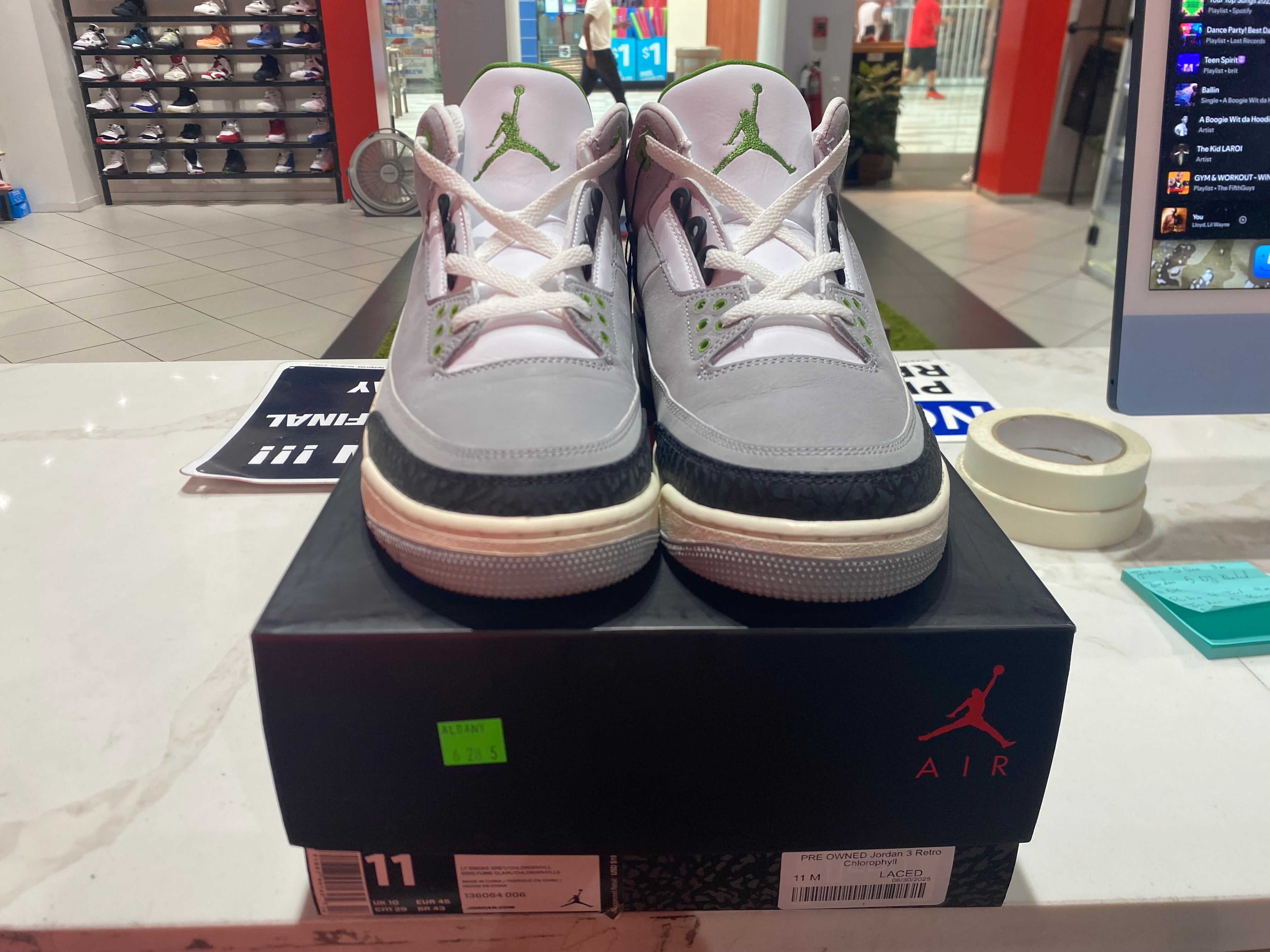 PRE OWNED Jordan 3 Retro Chlorophyll