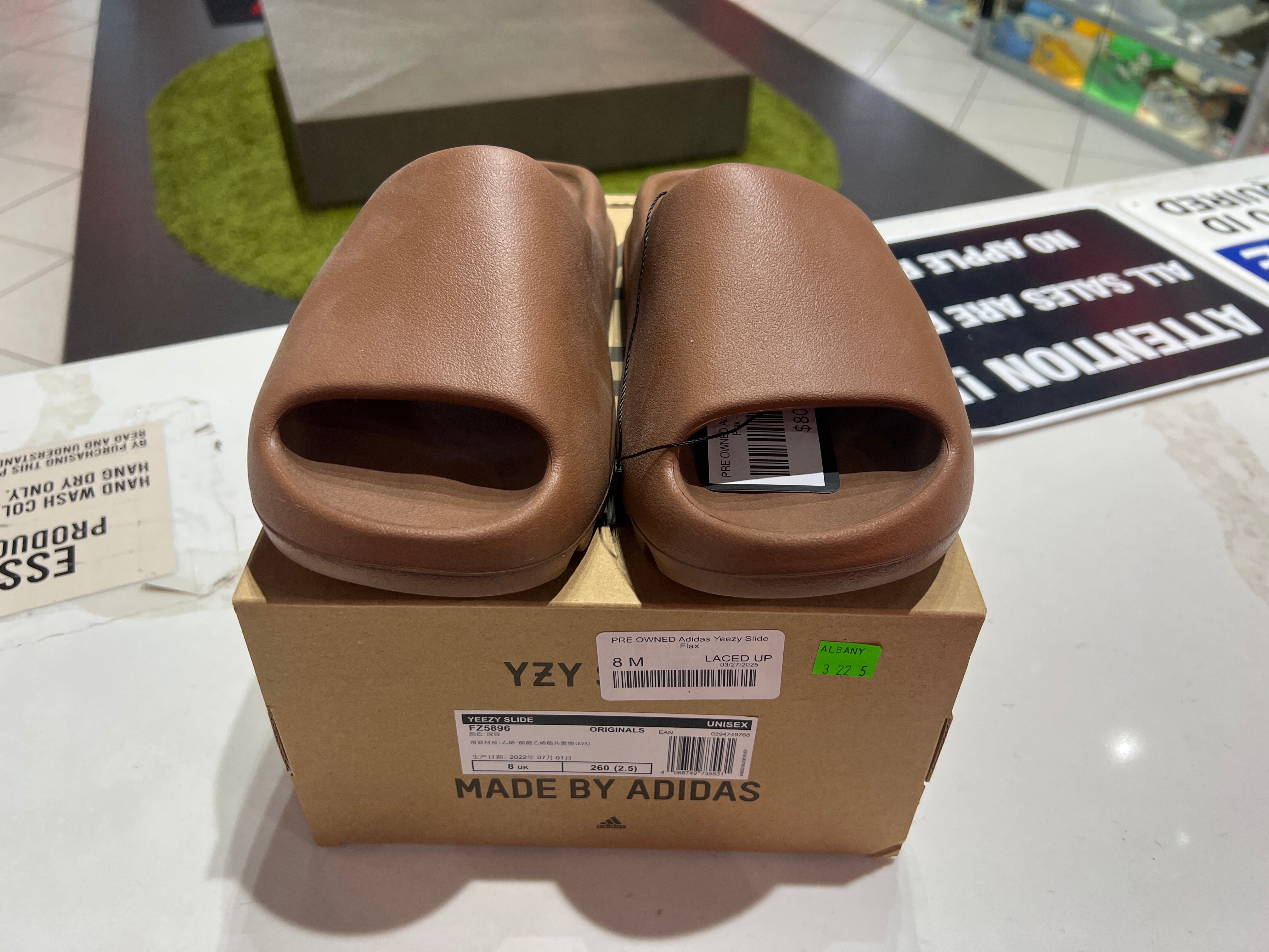 PRE OWNED Adidas Yeezy Slide Flax