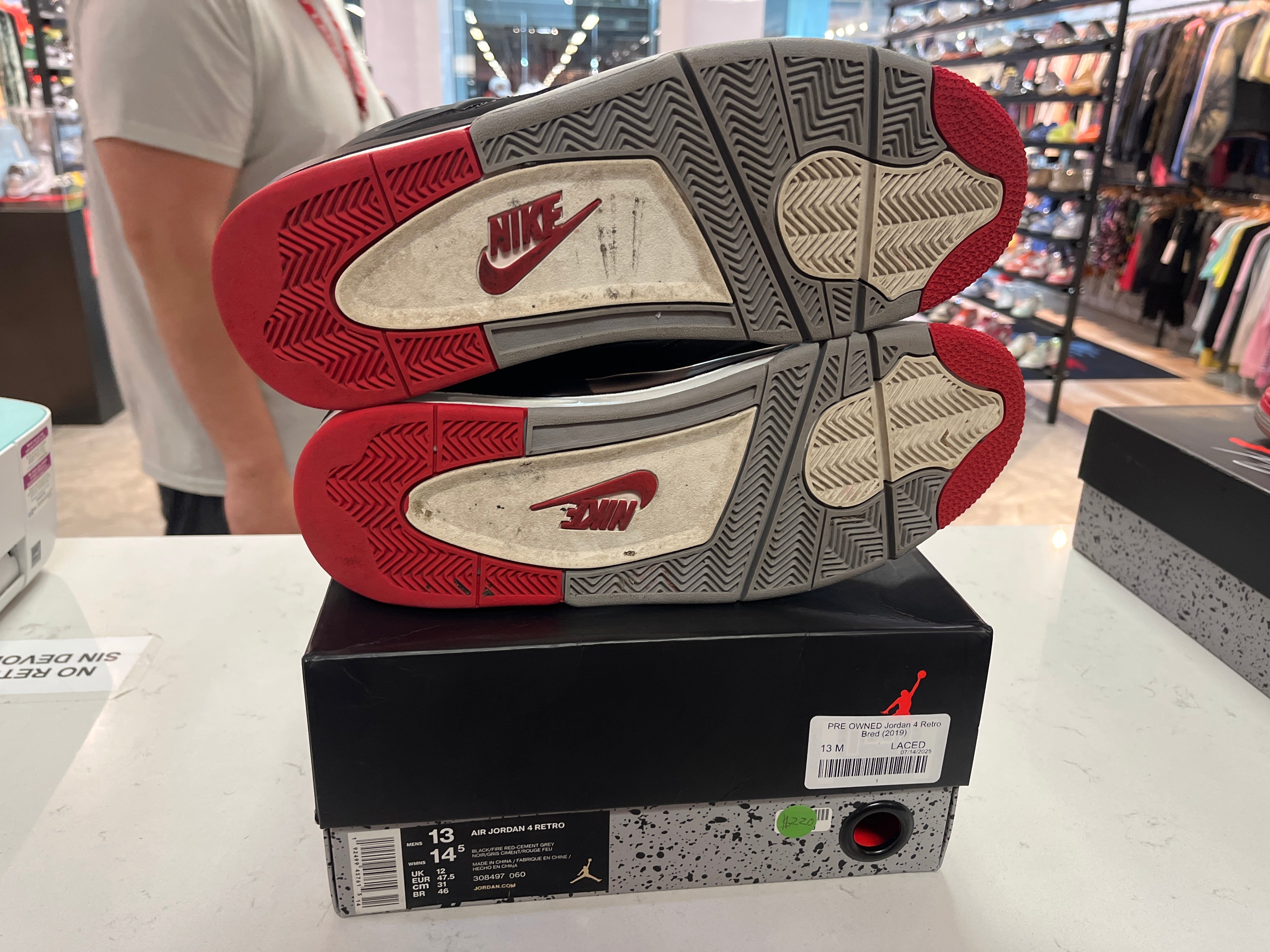 PRE OWNED Jordan 4 Retro Bred (2019)