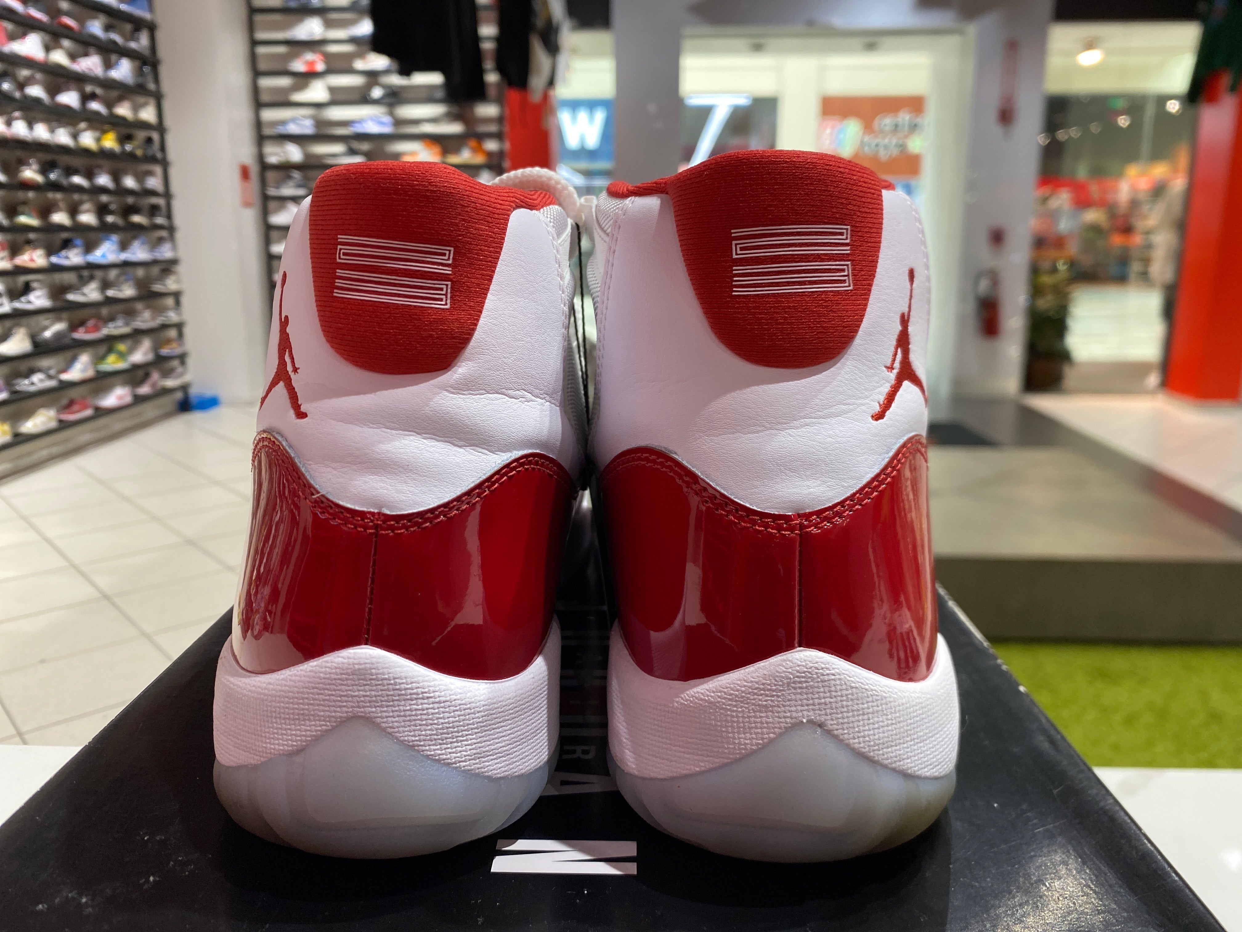 PRE OWNED Jordan 11 Retro Cherry (2022)