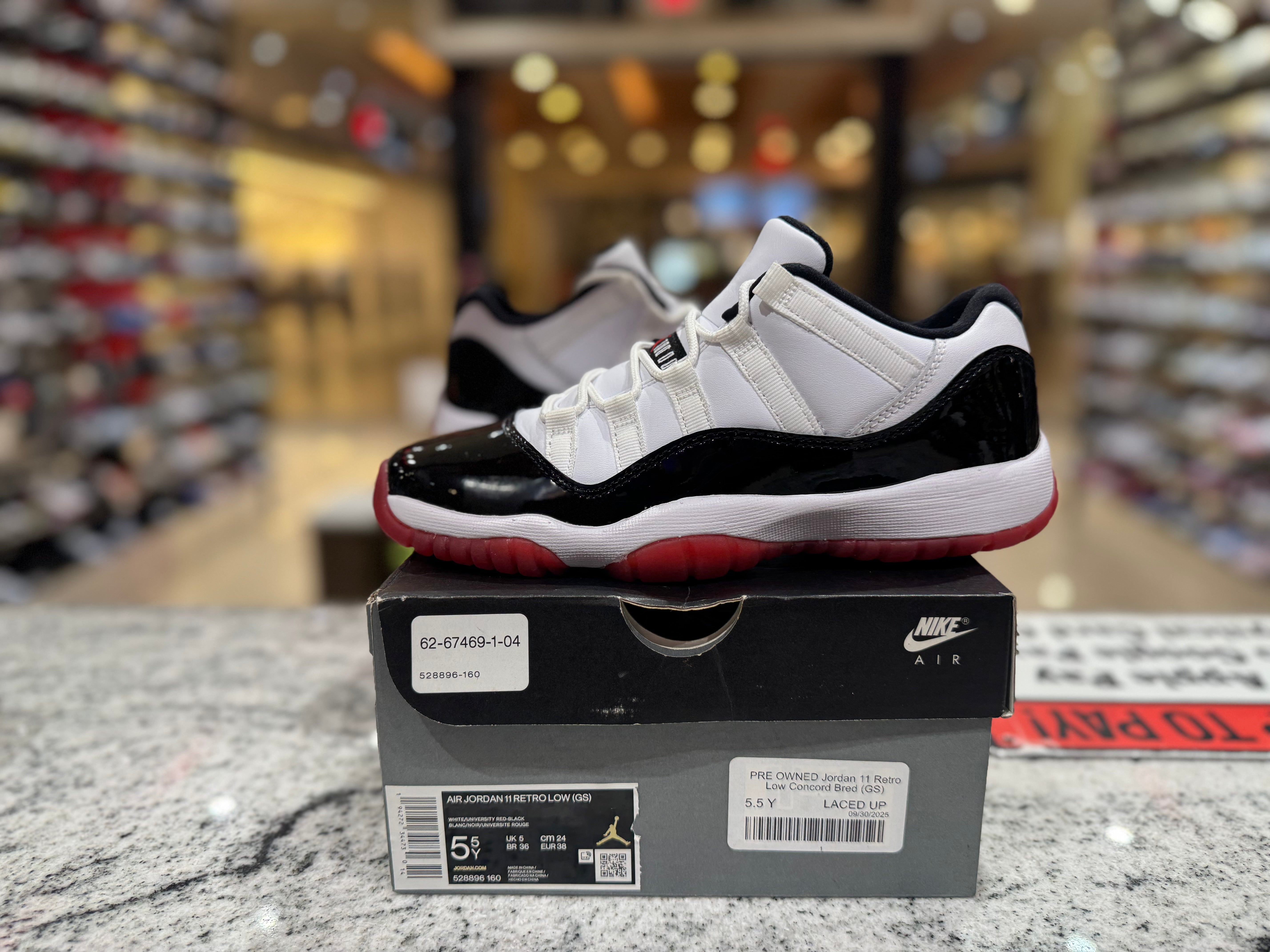 PRE OWNED Jordan 11 Retro Low Concord Bred (GS)