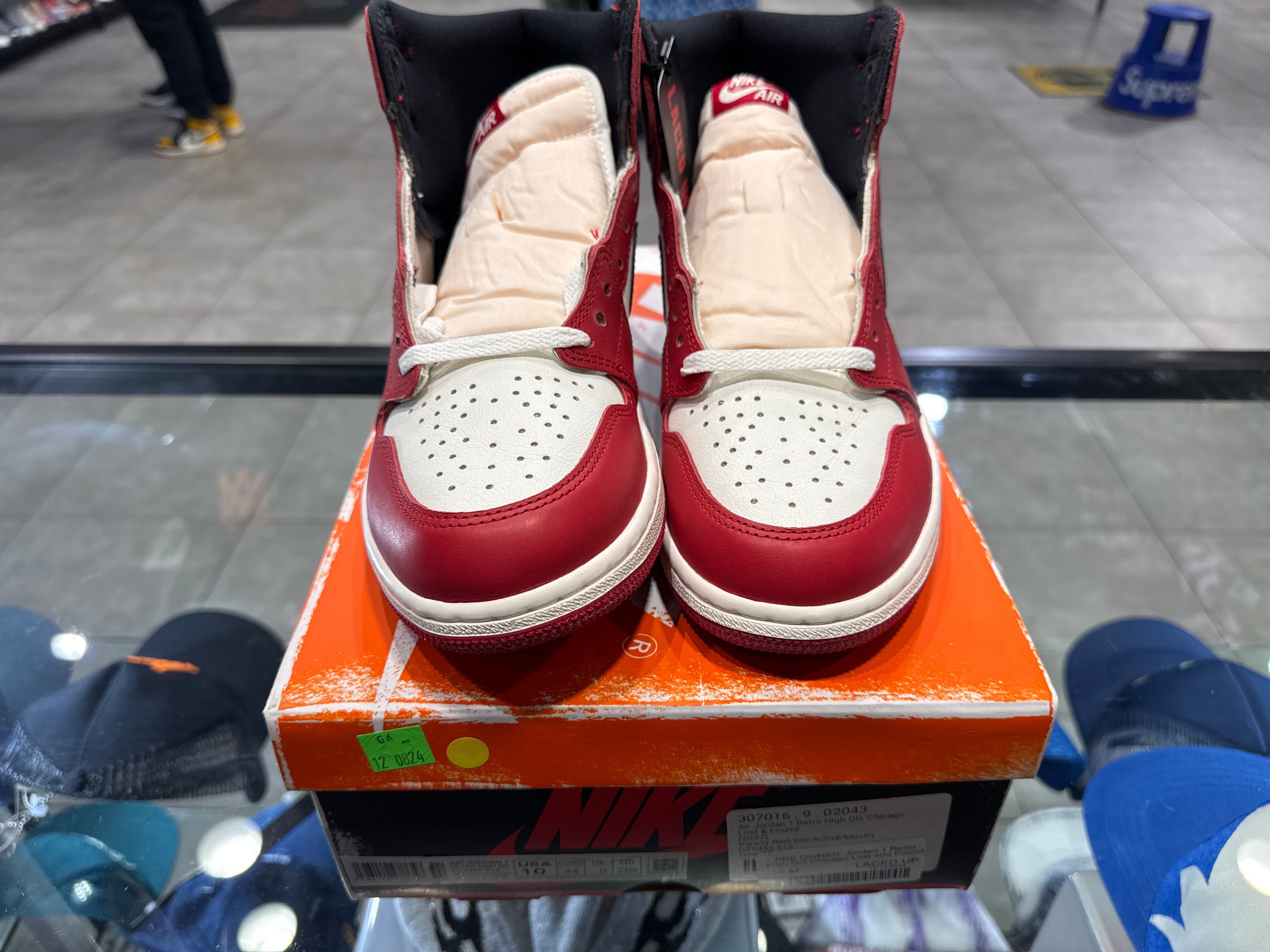 PRE OWNED Jordan 1 Retro High OG Chicago Lost and Found
