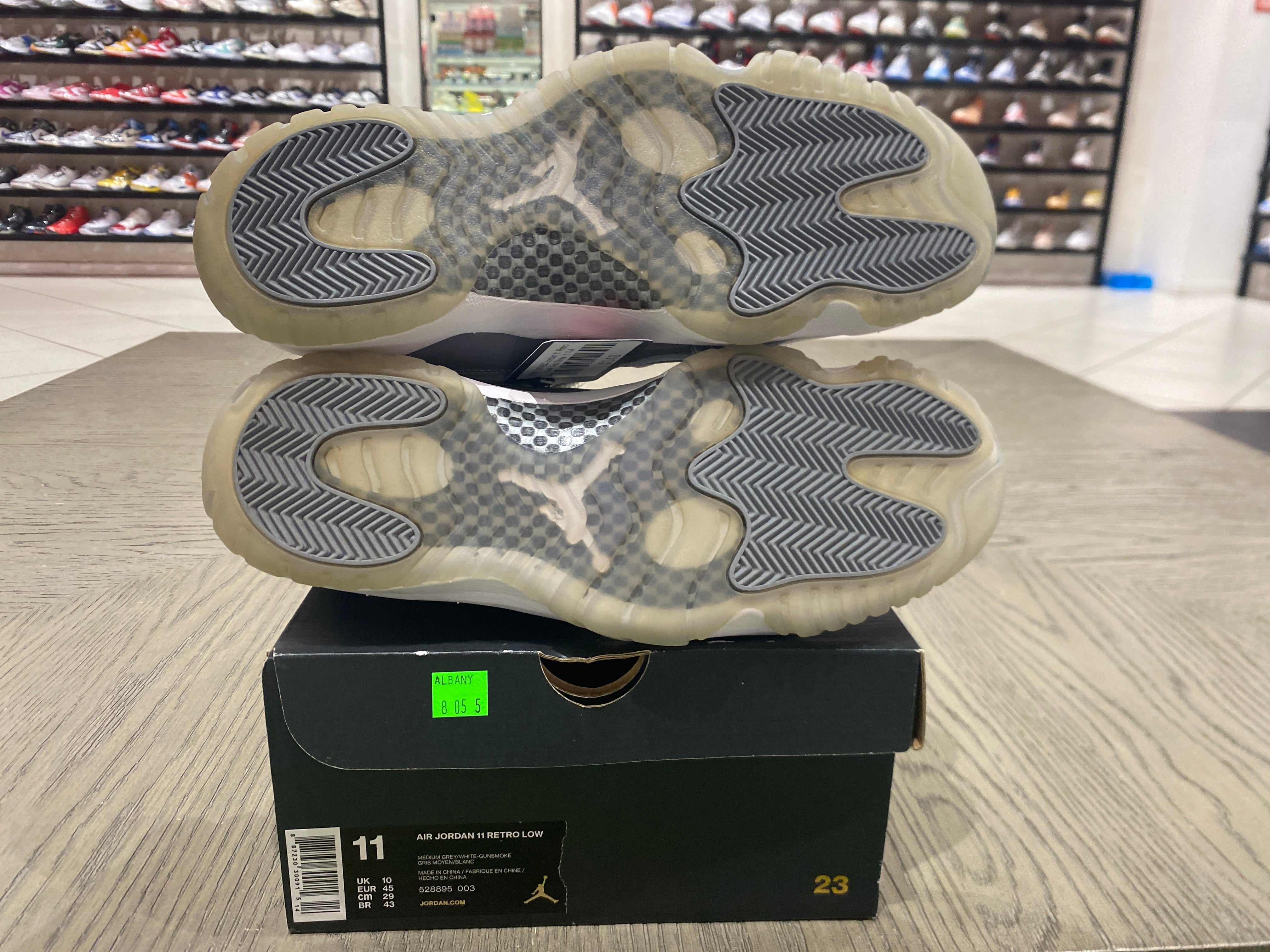 PRE OWNED Jordan 11 Retro Low Cool Grey