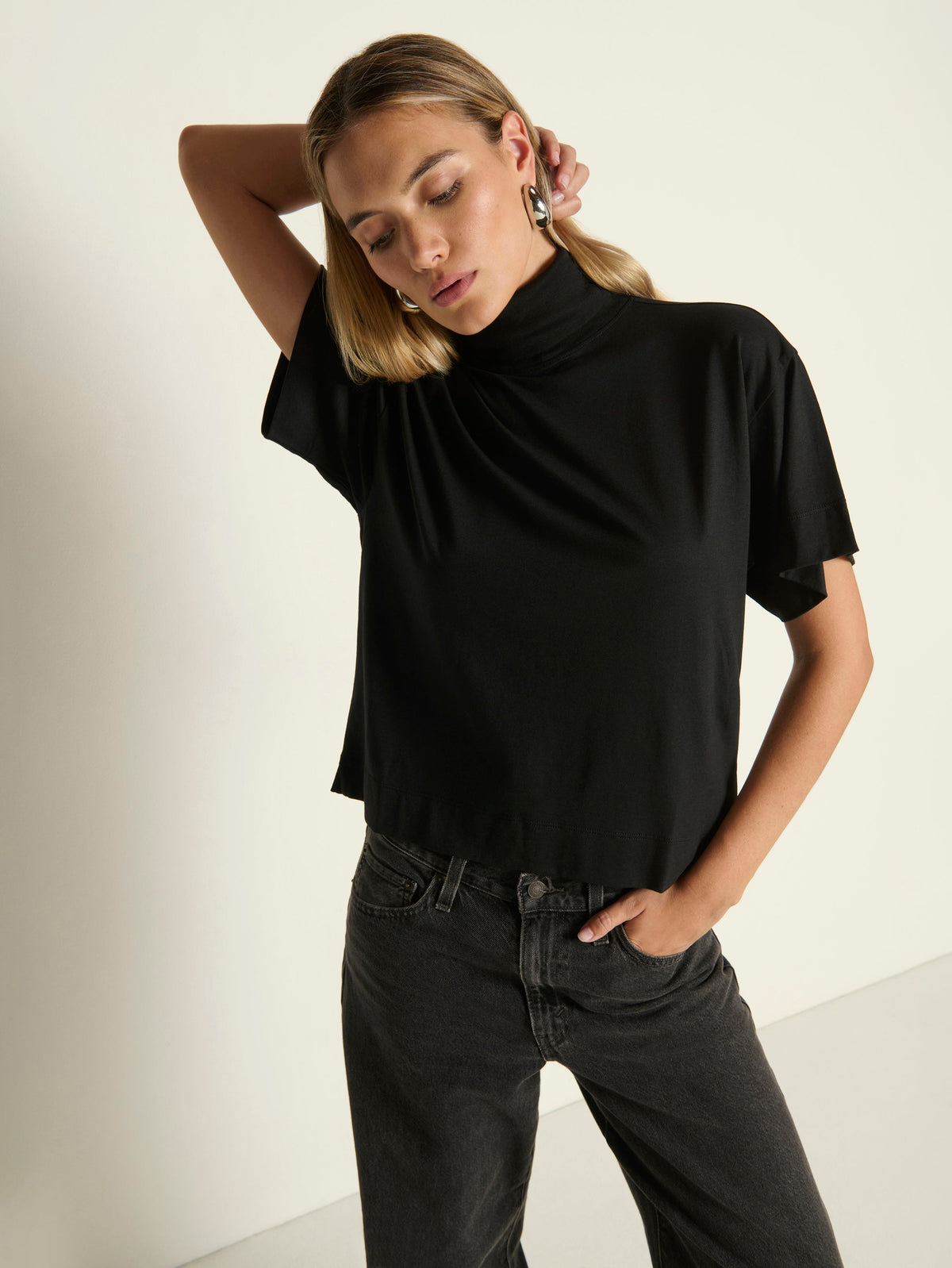 Fable Turtleneck Tee in jet black