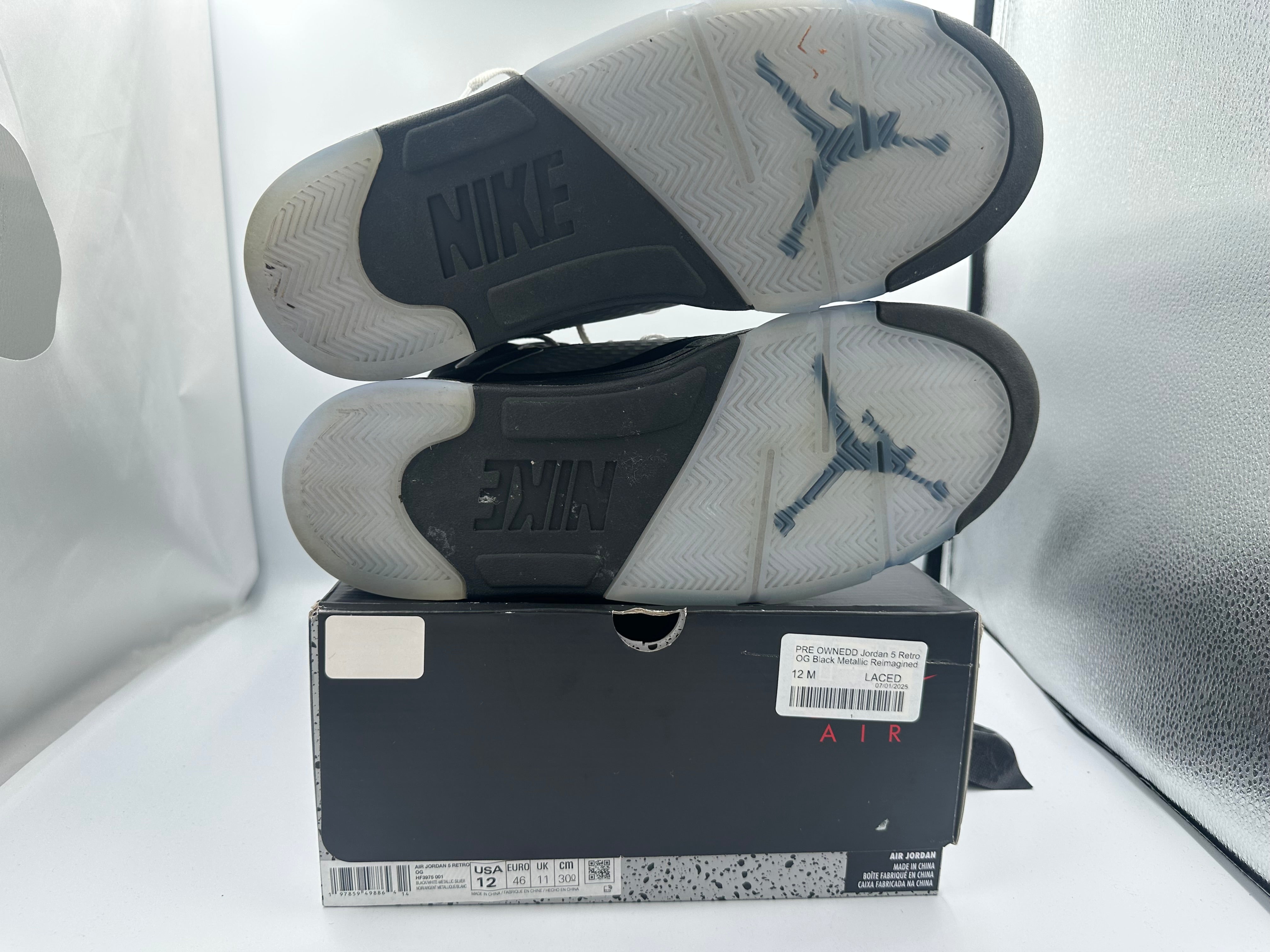 PRE OWNEDD Jordan 5 Retro OG Black Metallic Reimagined