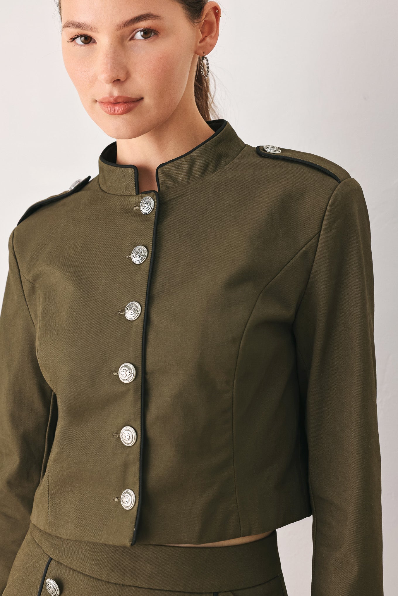 OLIVE CADET WOVEN CROP JACKET