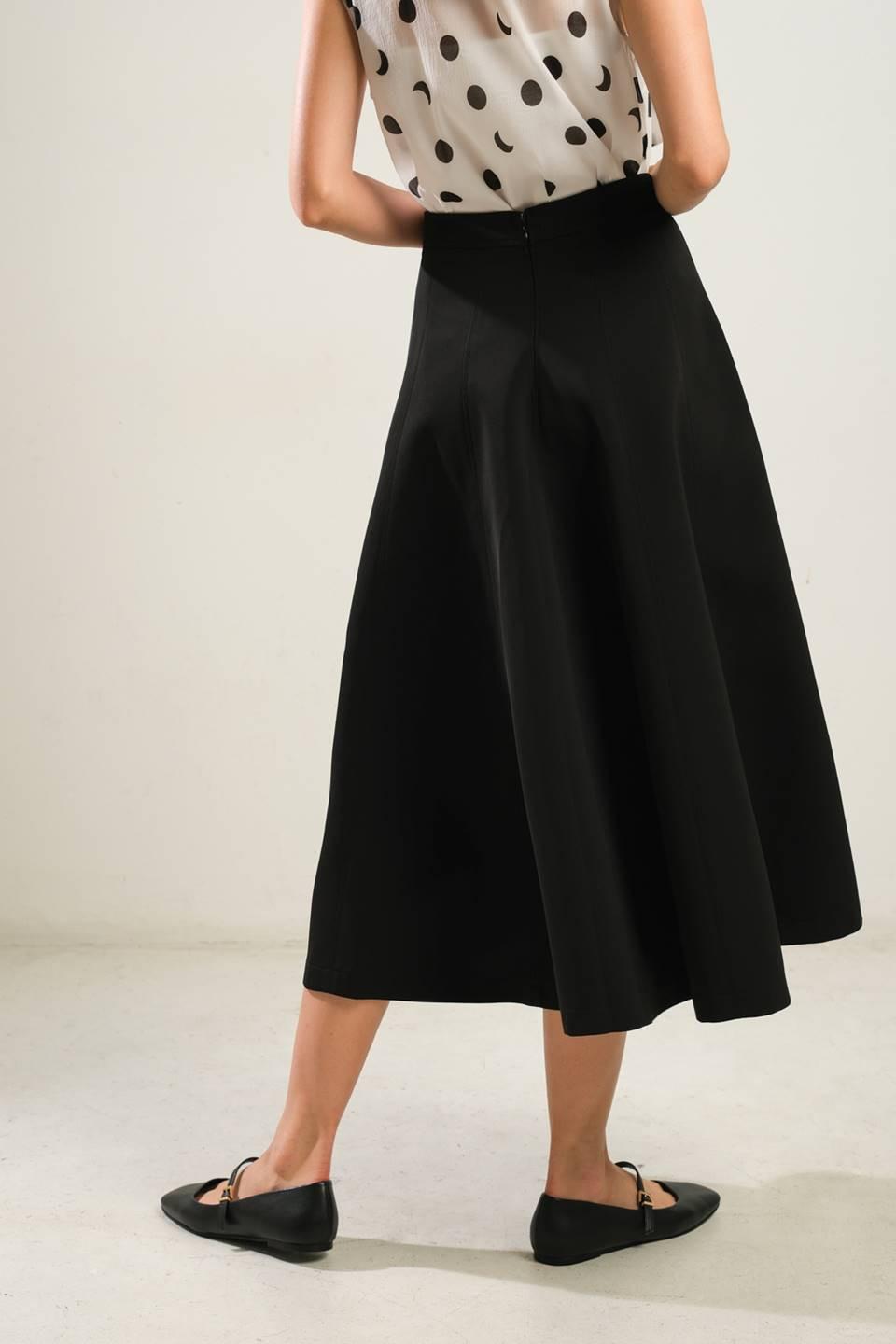 DELICATE TOUCH WOVEN SKIRT