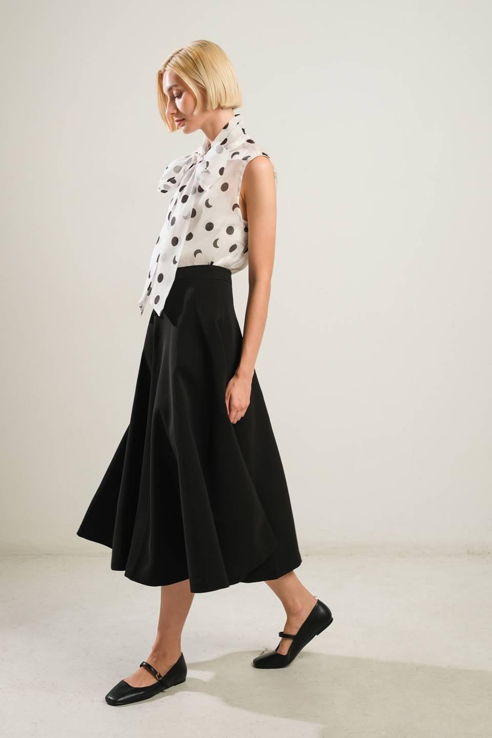 DELICATE TOUCH WOVEN SKIRT