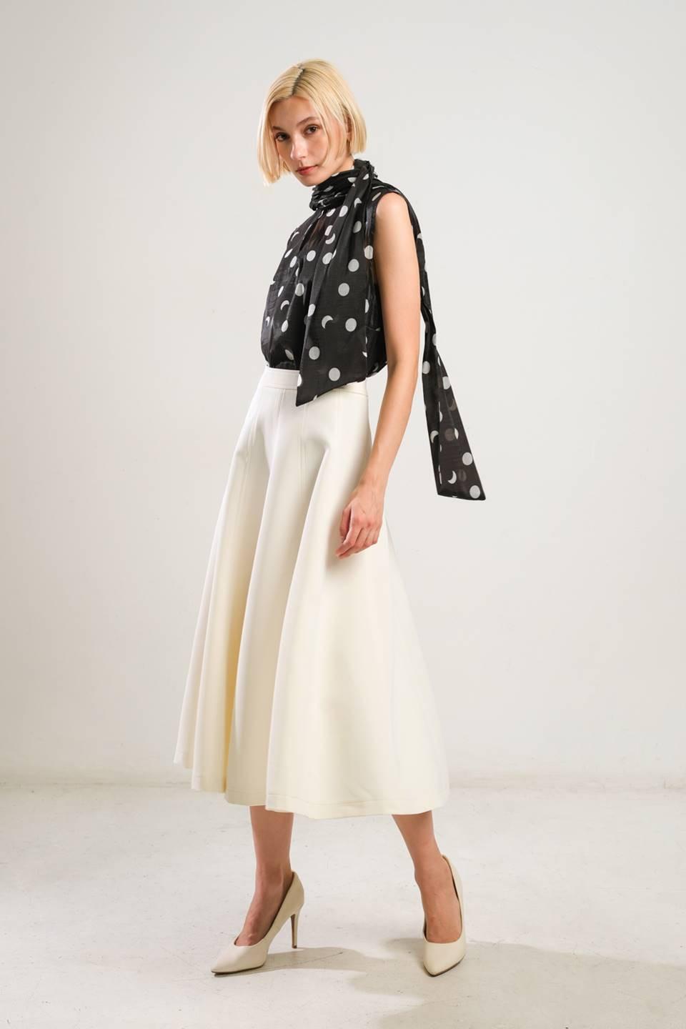 DELICATE TOUCH WOVEN SKIRT