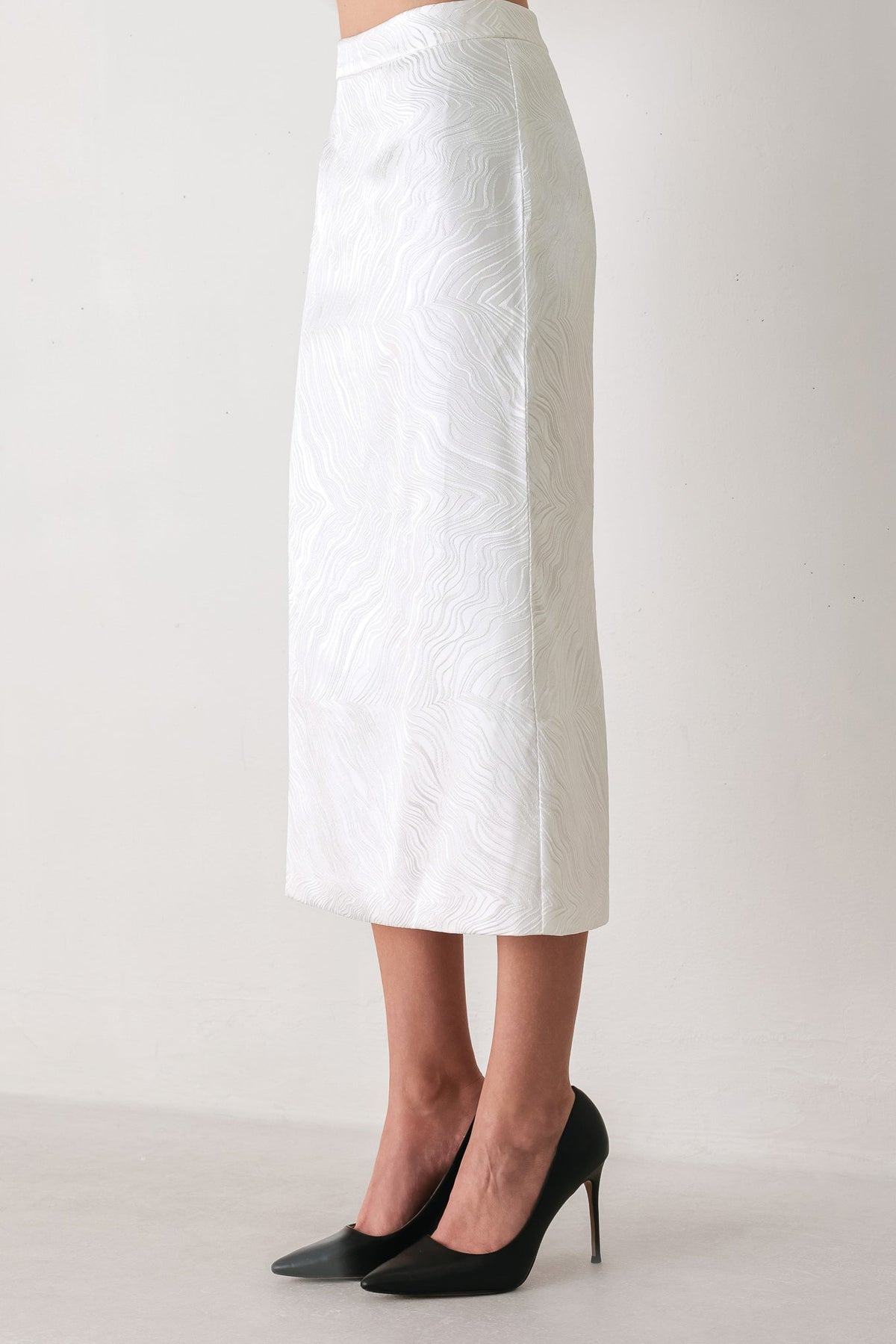 IVORY TEXTURE WHITE WOVEN PENCIL SKIRT