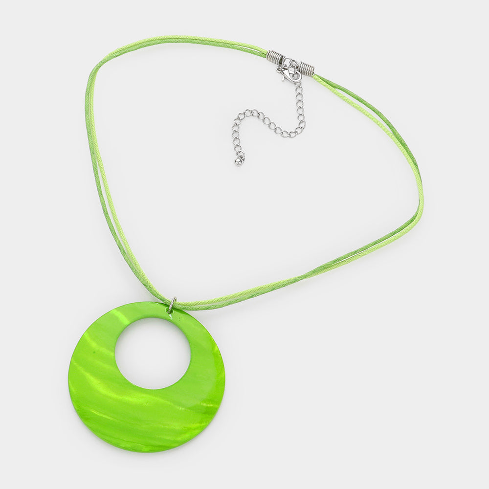 Round Mother of Pearl Pendant Necklace