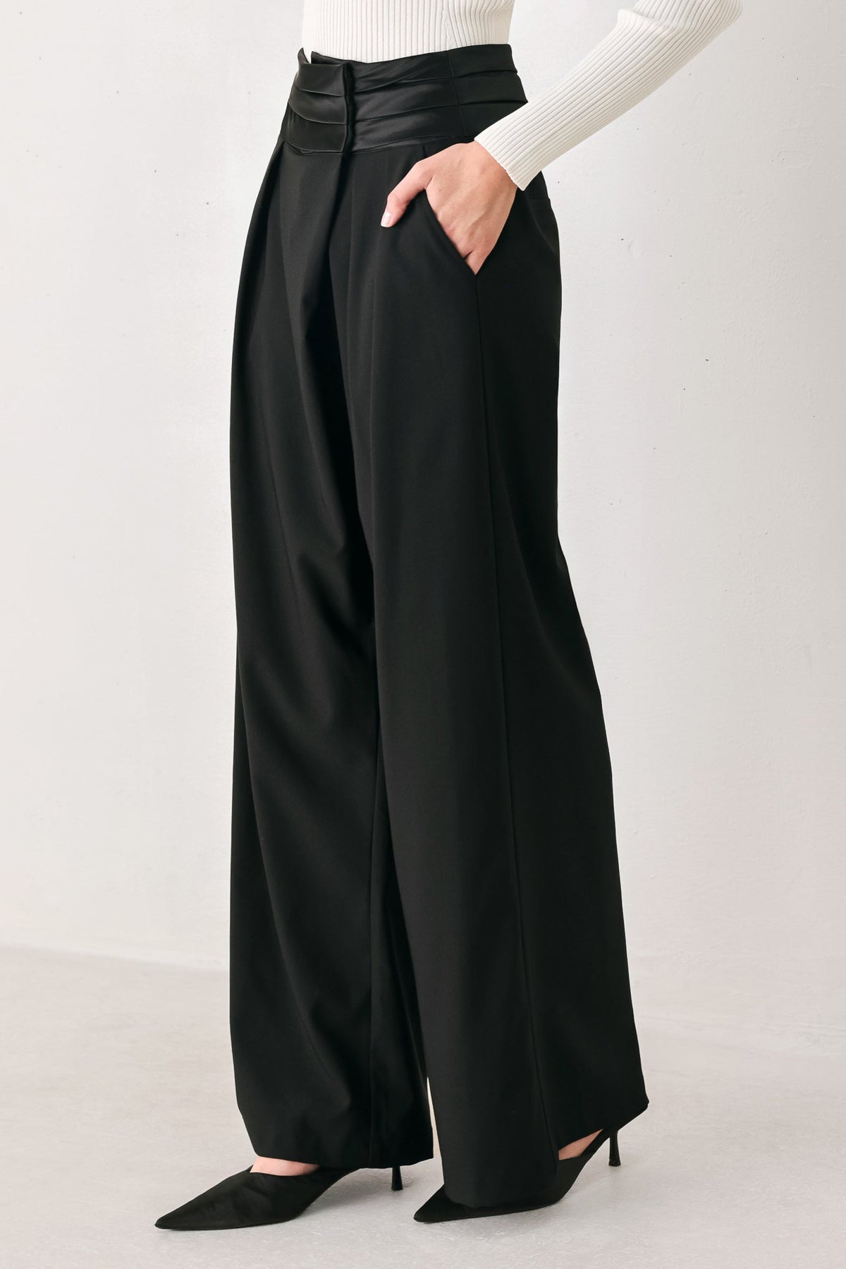 TUX REBEL BLACK HIGH-WAIST BARREL PANTS