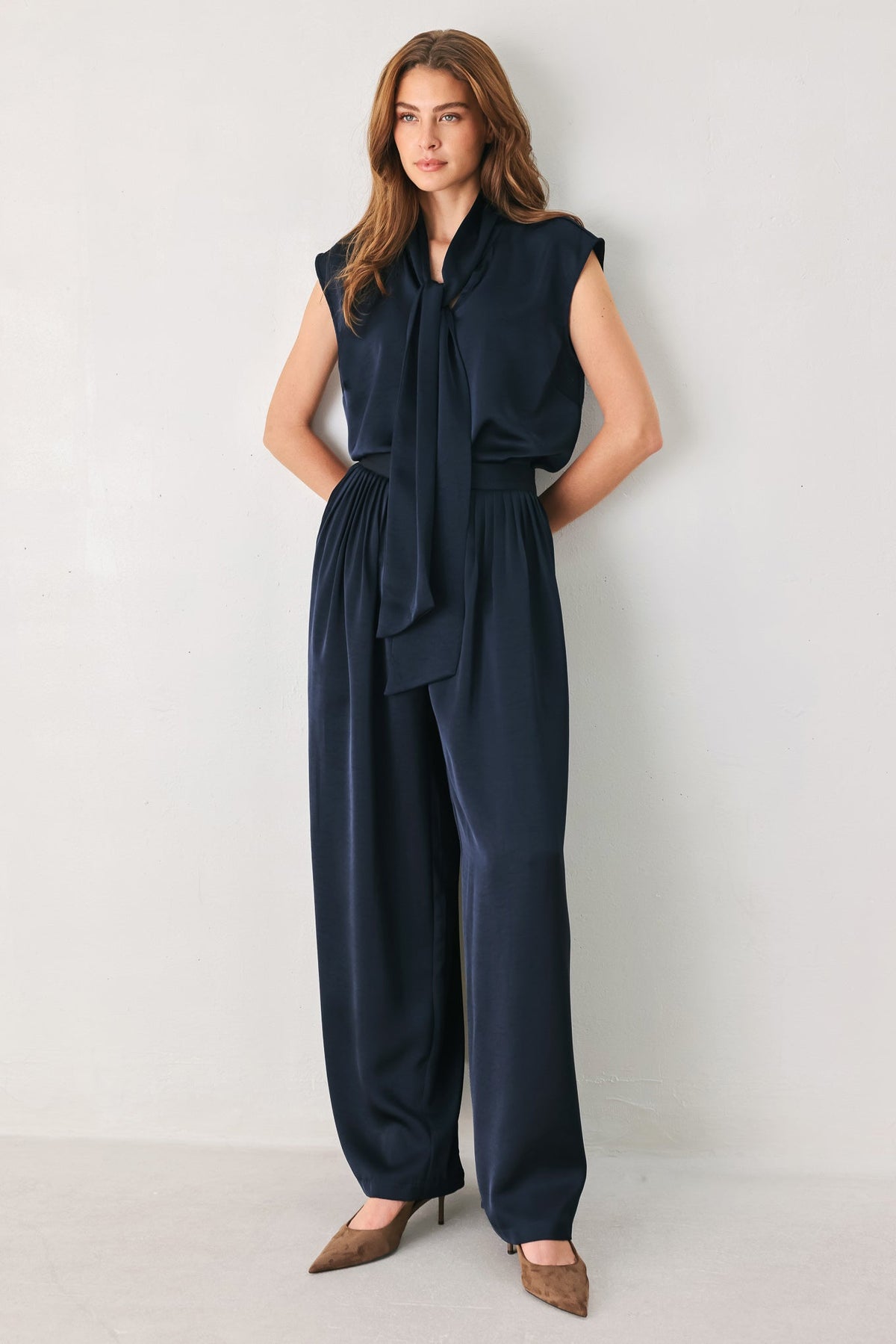 NAVY KNOT NAVY PLEATED WIDE-LEG PANTS