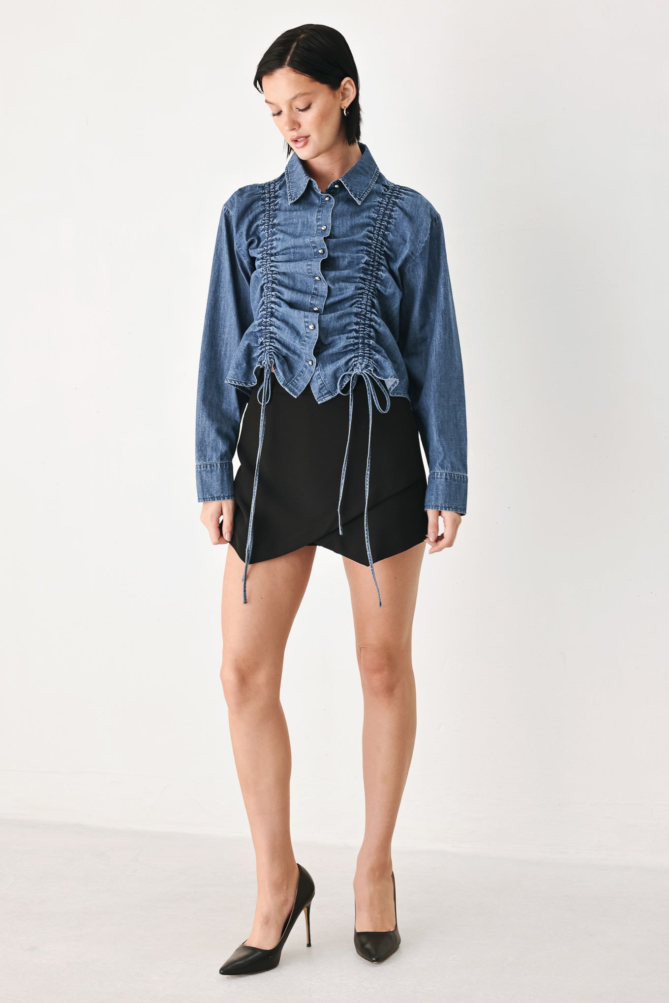 CASUAL ENCOUNTER INDIGO RUCHED DENIM BUTTON-DOWN TOP