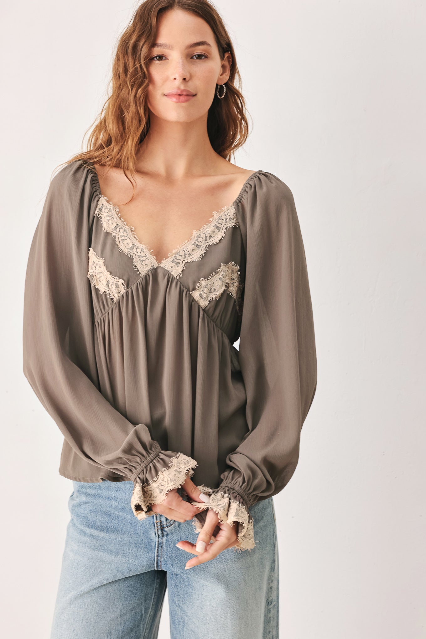 GREIGE ROMANTIC LACE-TRIM WOVEN TOP