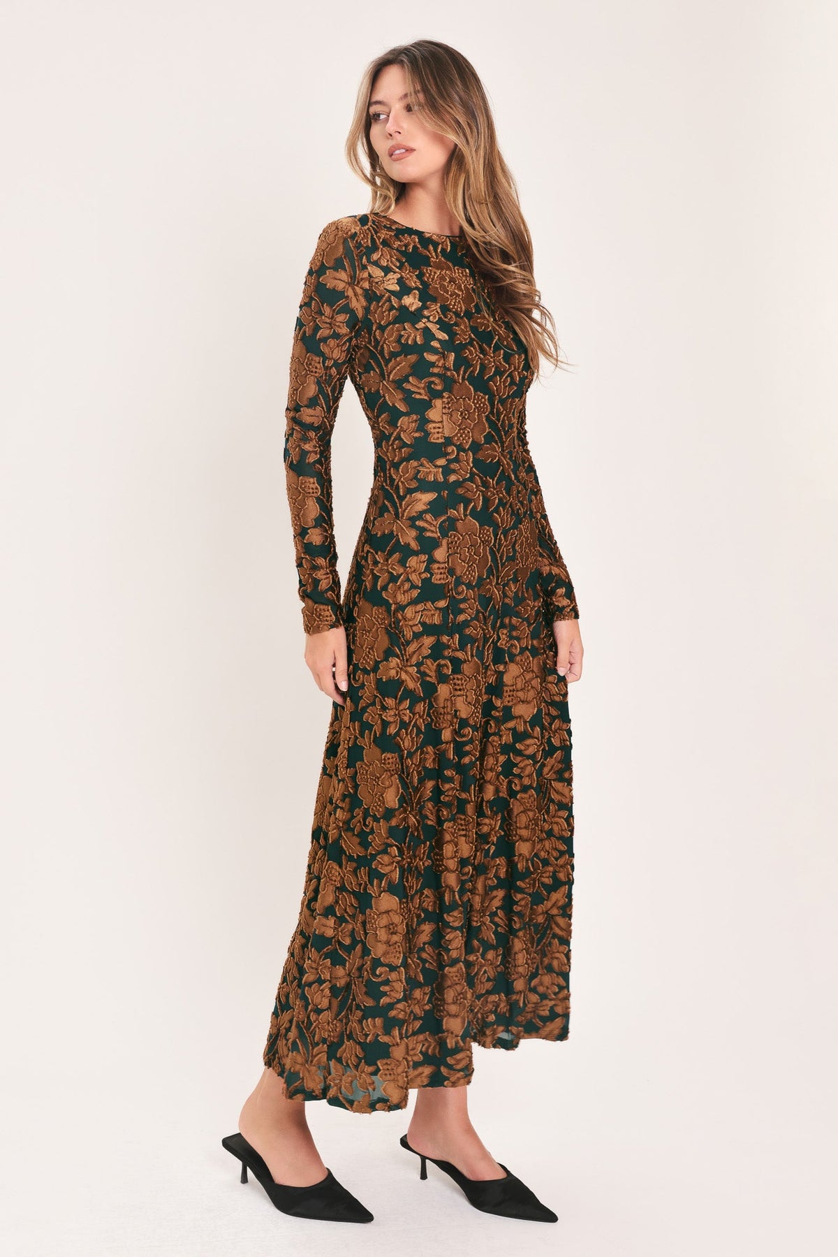 EMERALD ENCHANTMENT KELLY GREEN BURNOUT VELVET MAXI DRESS