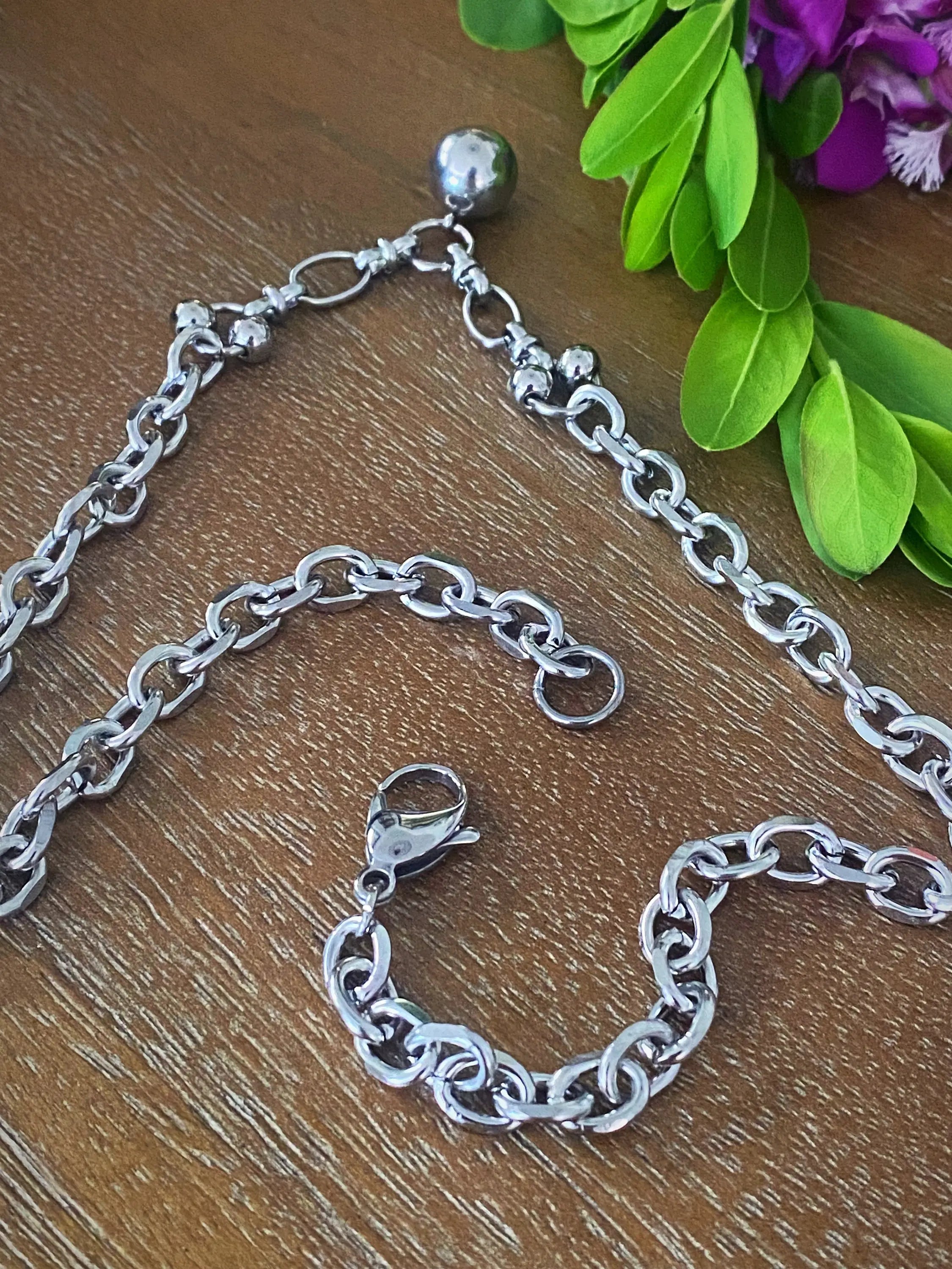 LOBERO CHARM CHOKER